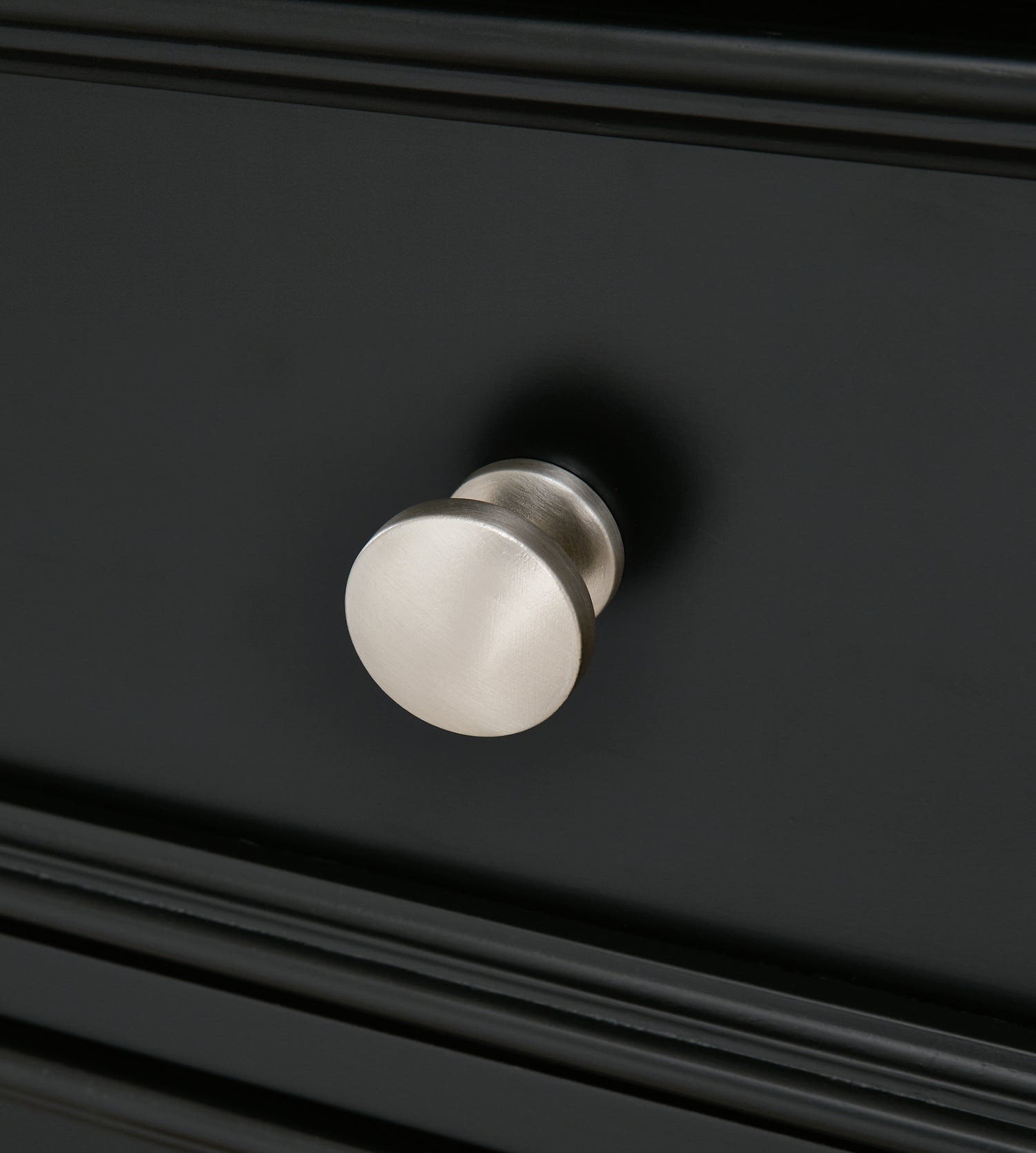 Lanolee Black Full Panel Bed and Chest - B687B12