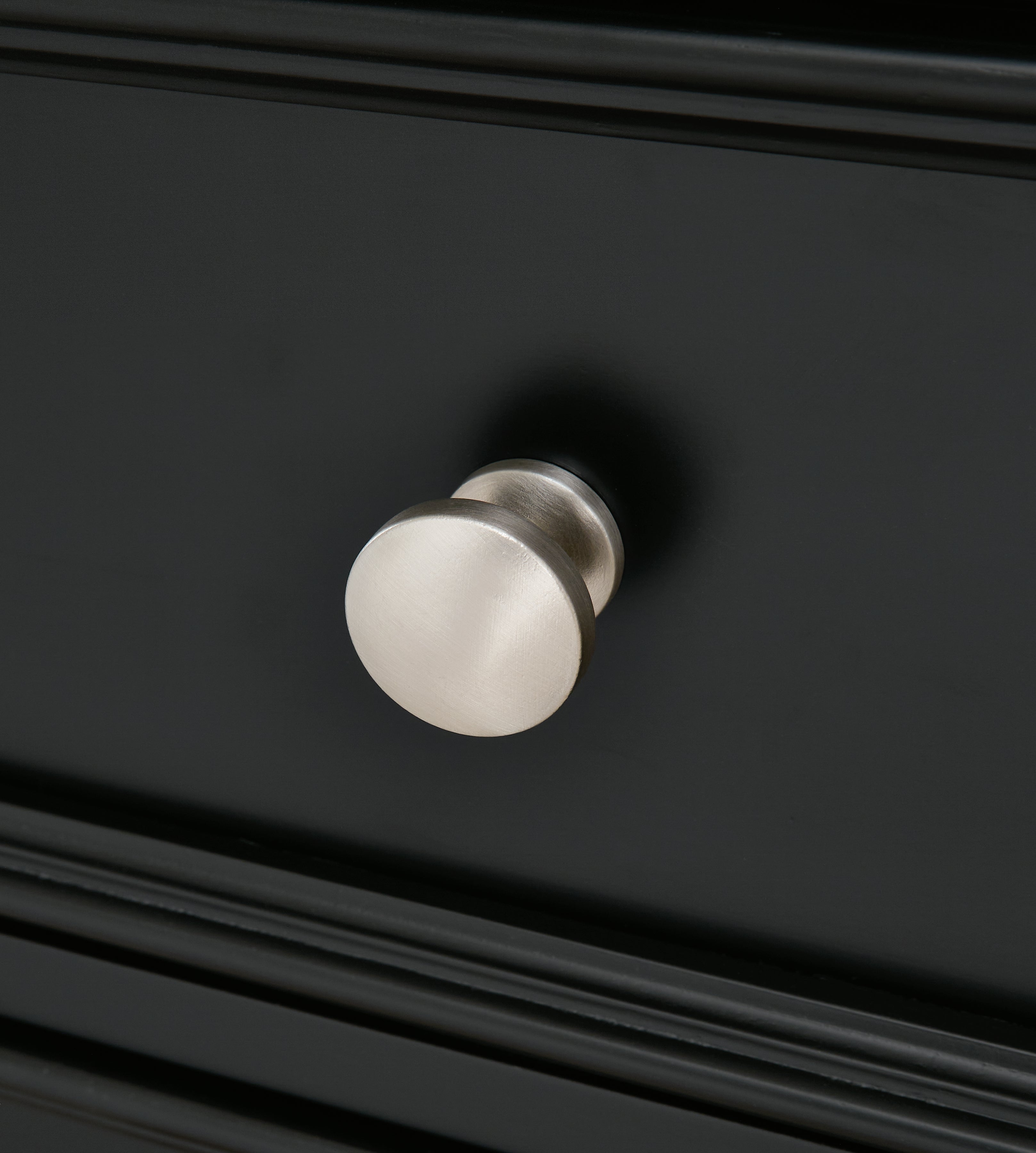 Lanolee Black Full Panel Bed and Chest - B687B12