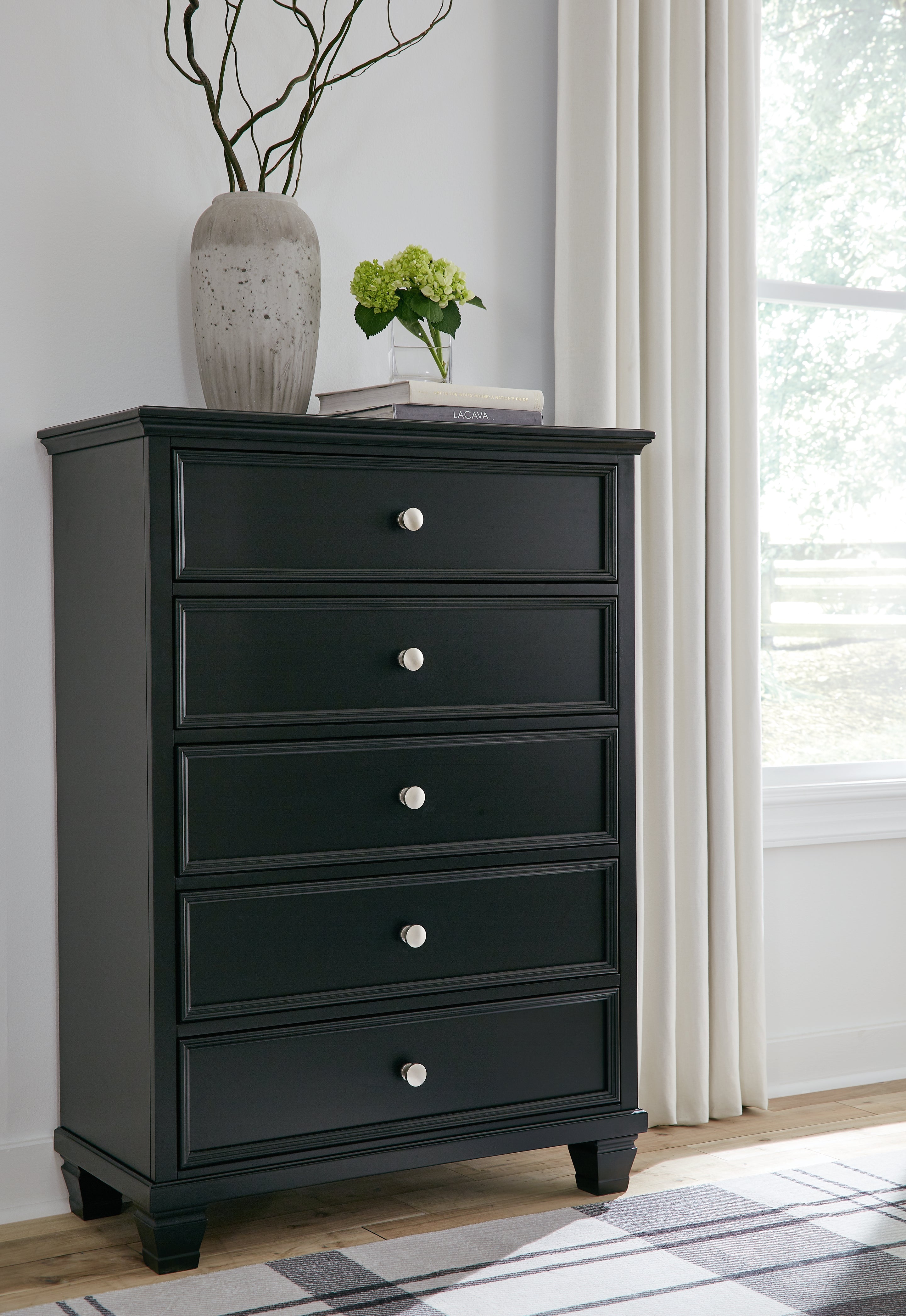 Lanolee California King Panel Bed, Dresser, Chest and 2 Nightstands - B687B32