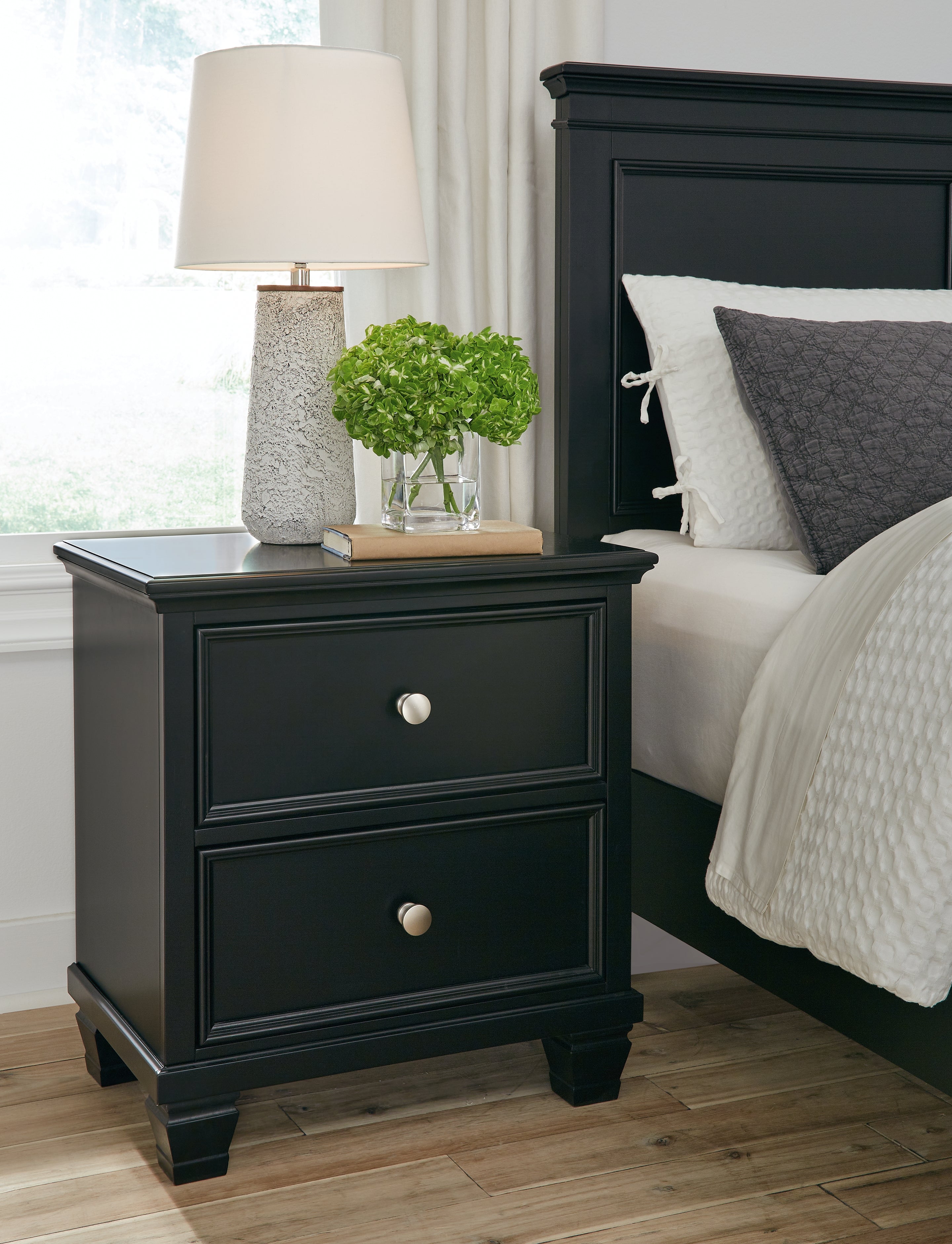 Lanolee California King Panel Bed, Dresser, Chest and 2 Nightstands - B687B32