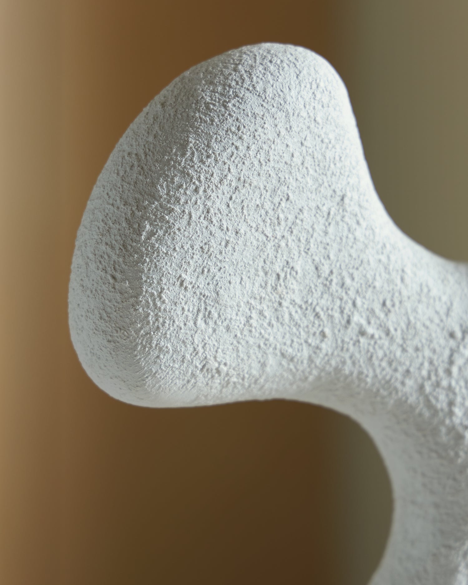 Lavarsen White/Brown Sculpture - A2000839