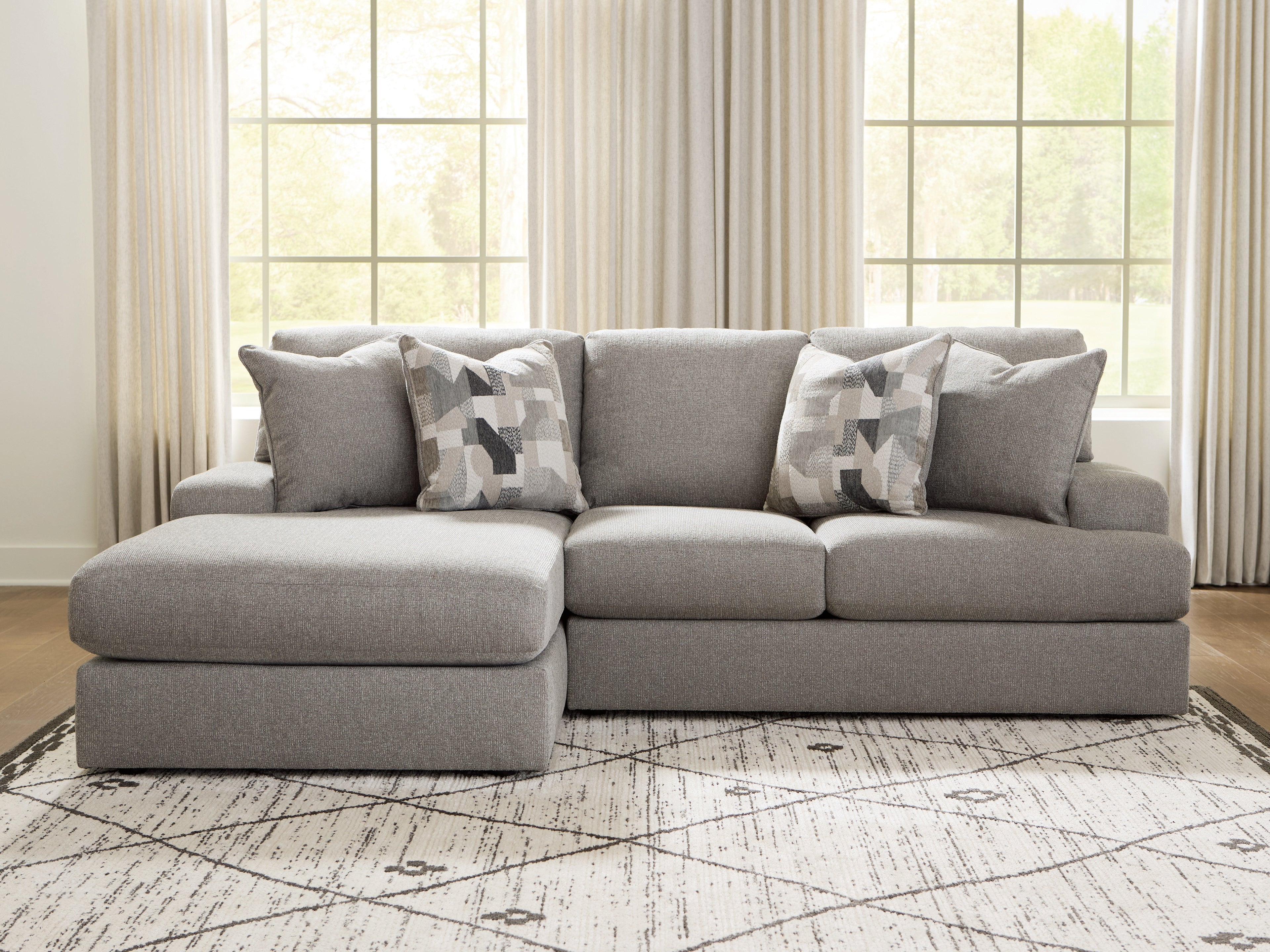 Lindon Smoke 2-Piece Sectional with Chaise - 84704S1