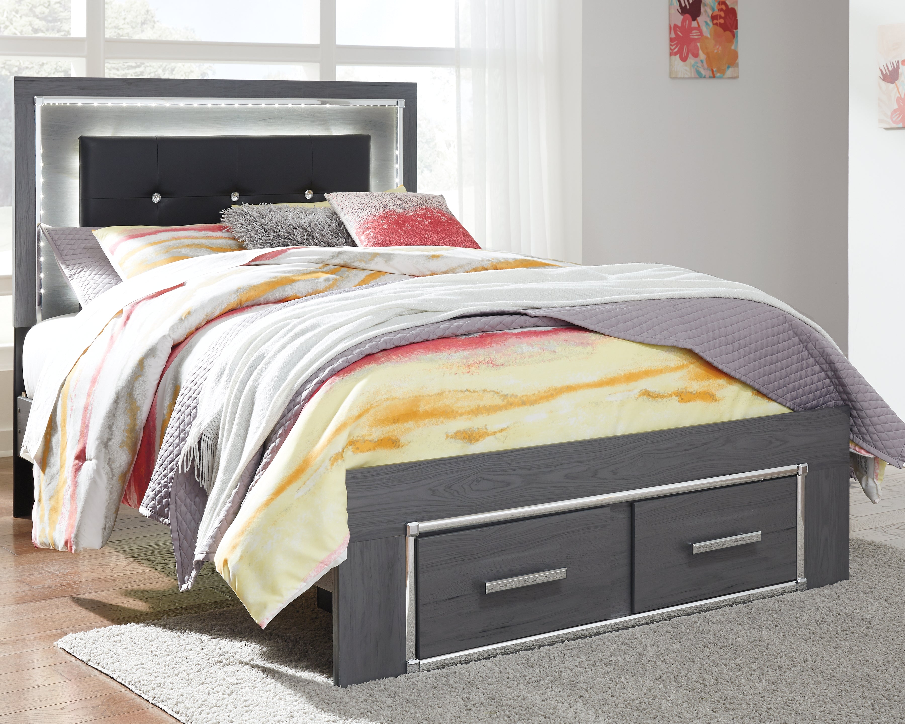 Lodanna Full Panel Bed with 2 Storage Drawers with Mirrored Dresser in Gray - PKG003613