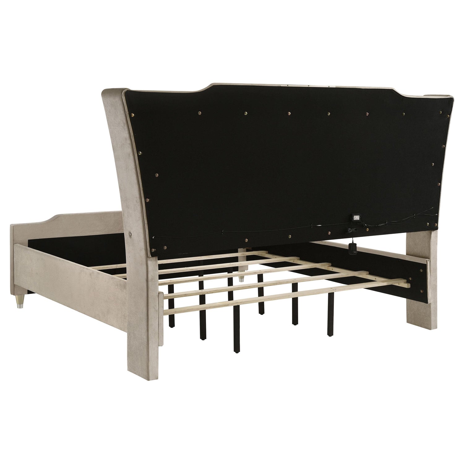 Lorient 4-piece Eastern King Bedroom Set Ivory and Camel - 222661KE-S4
