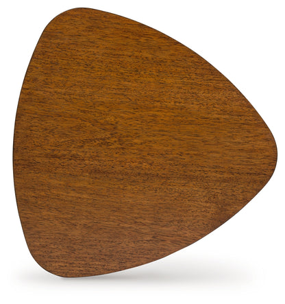 Lyncott Brown Table (Set of 3) - T135-13