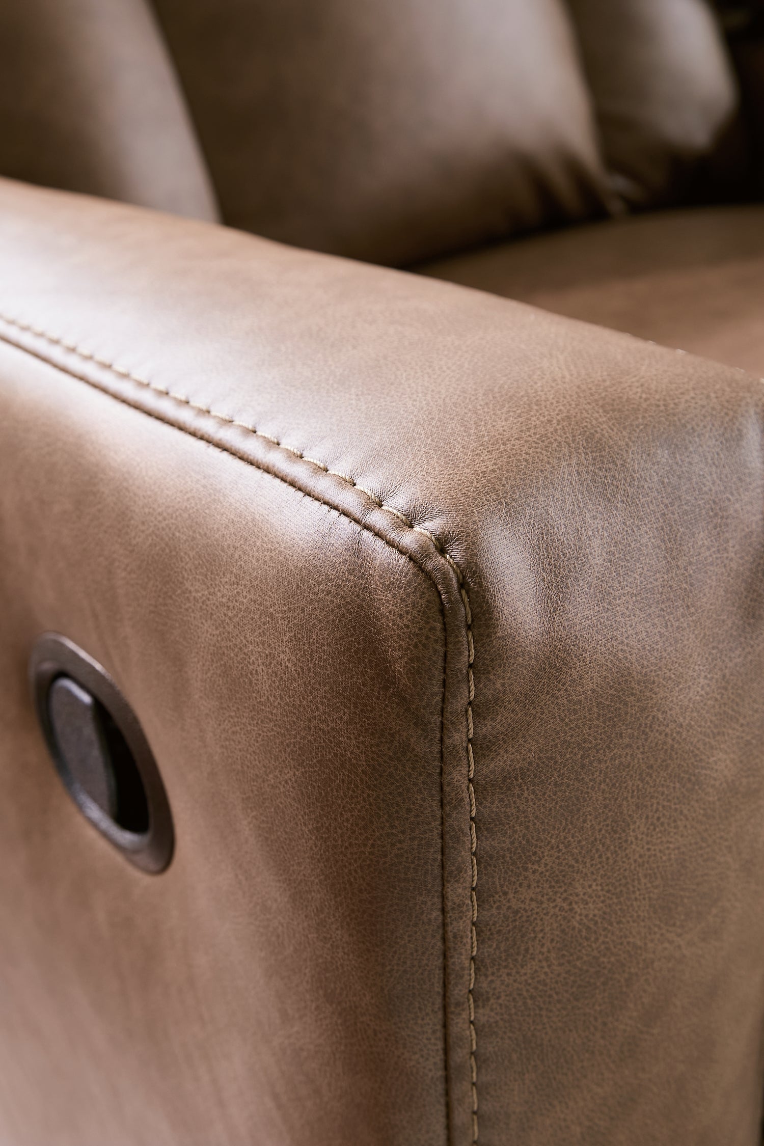 Mackmenville Caramel Reclining Loveseat with Console - 7471494