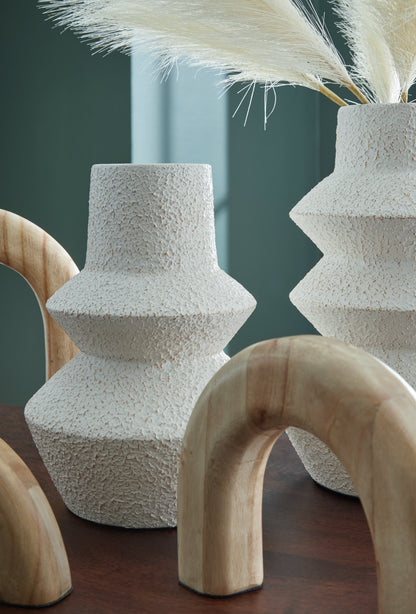 Maddwarth White/Natural Brown Accessory Set (Set of 5) - A2C00214