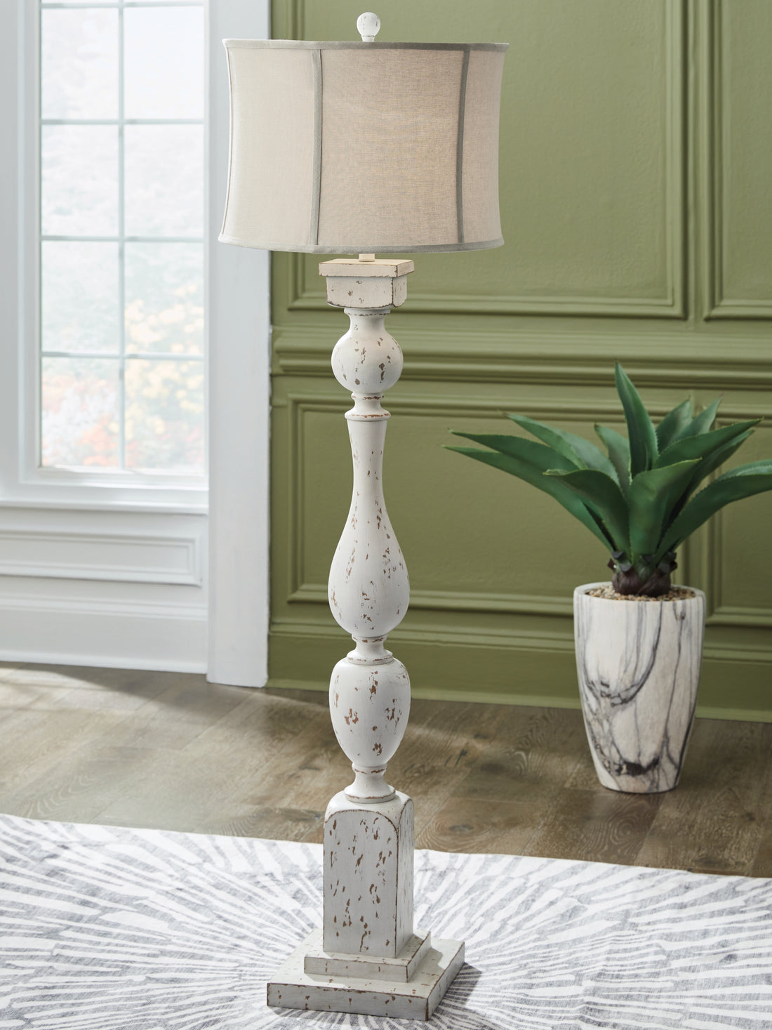 Madsbrook Antique White Floor Lamp - L235921