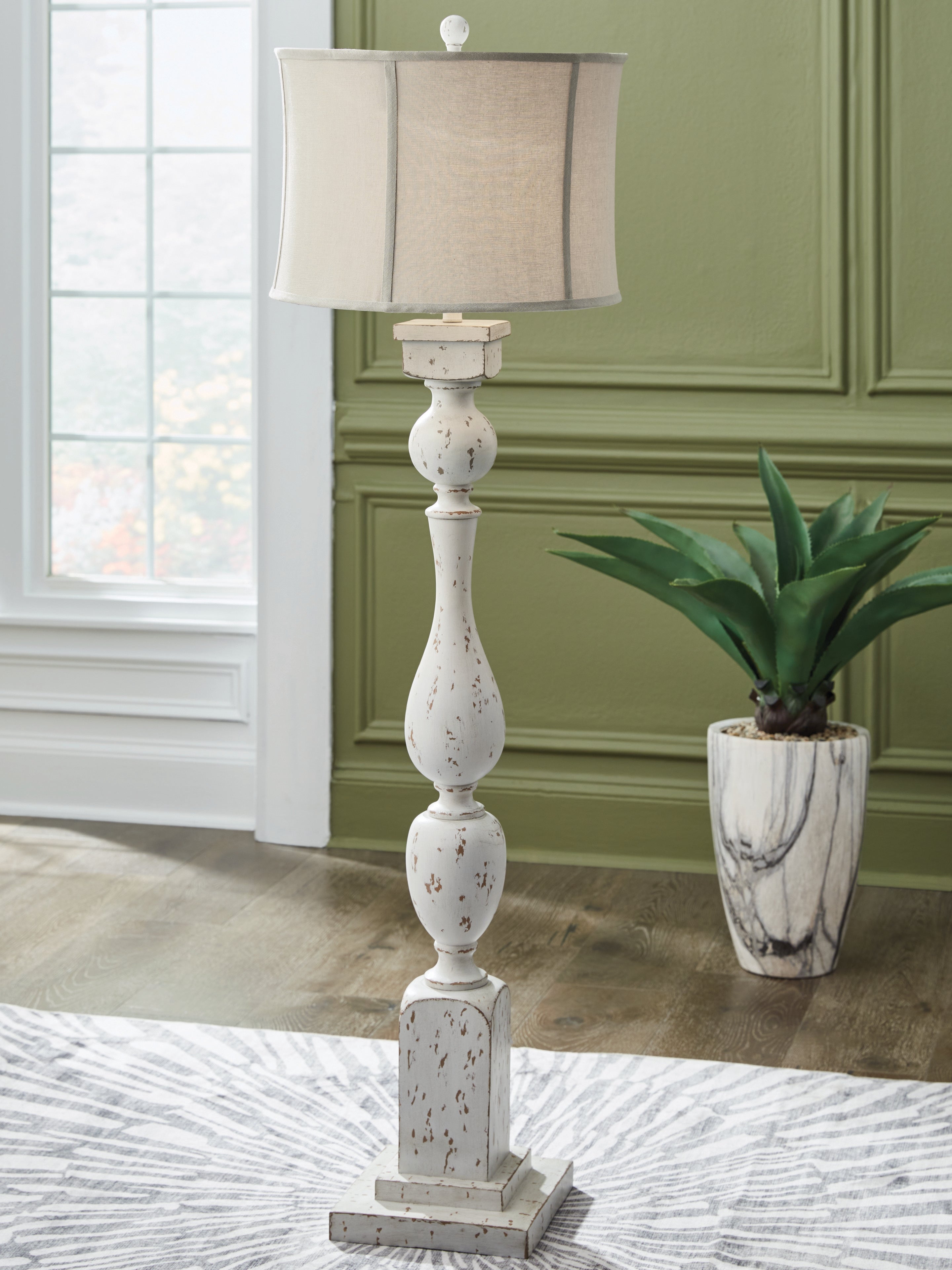 Madsbrook Antique White Floor Lamp - L235921