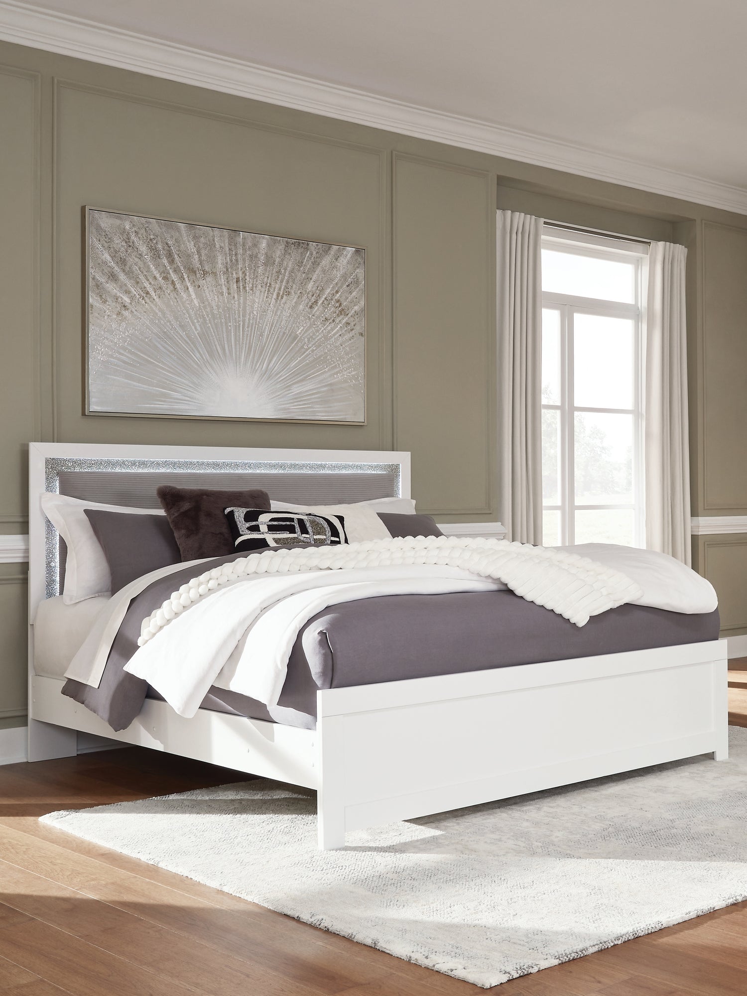 Maeling White King Upholstered Panel Bed - PCB1119B4