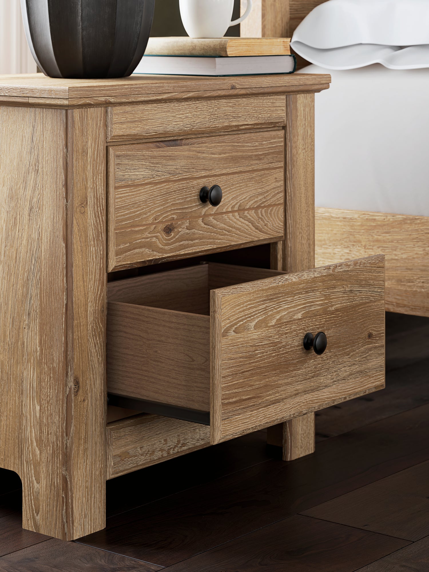 Makidern Tan Nightstand - PCB1170-92