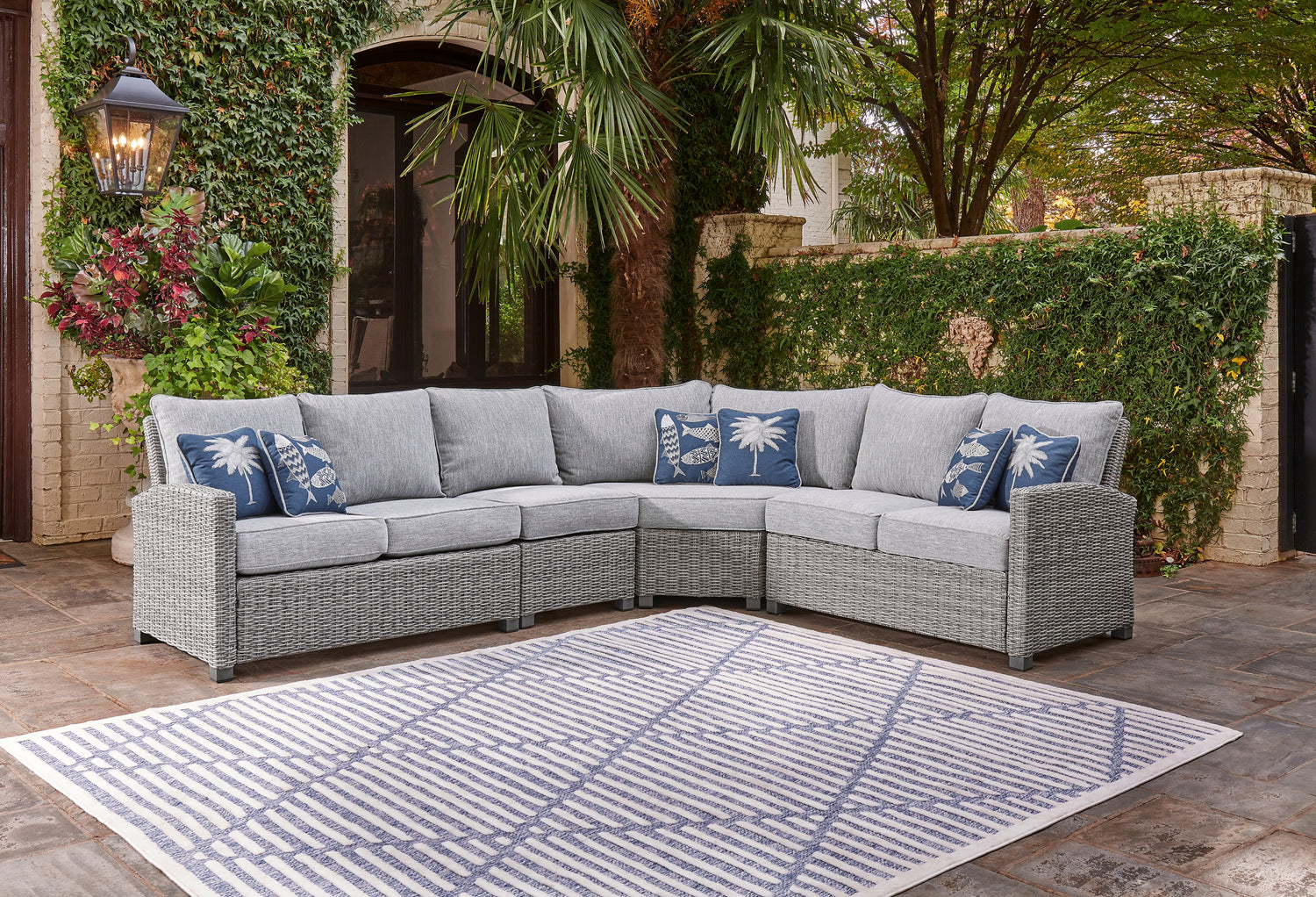 NAPLES BEACH Light Gray 4-Piece Outdoor Sectional - P439P2