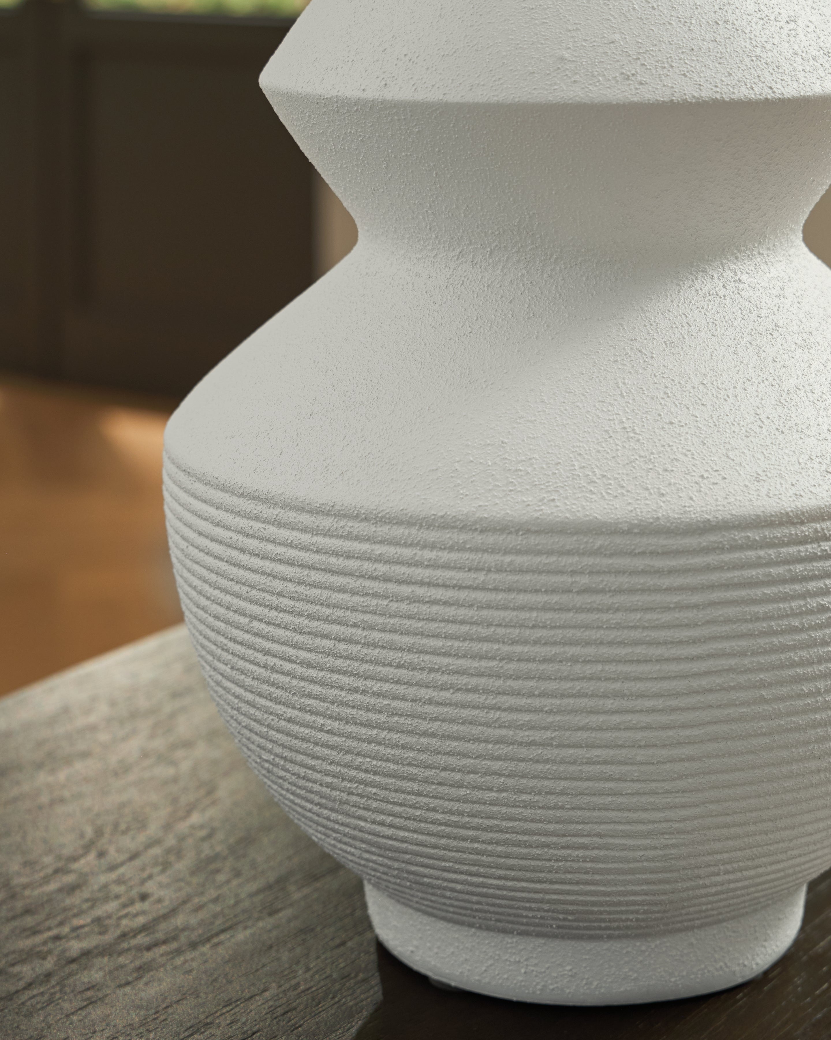 Naveen White Vase - A2000870