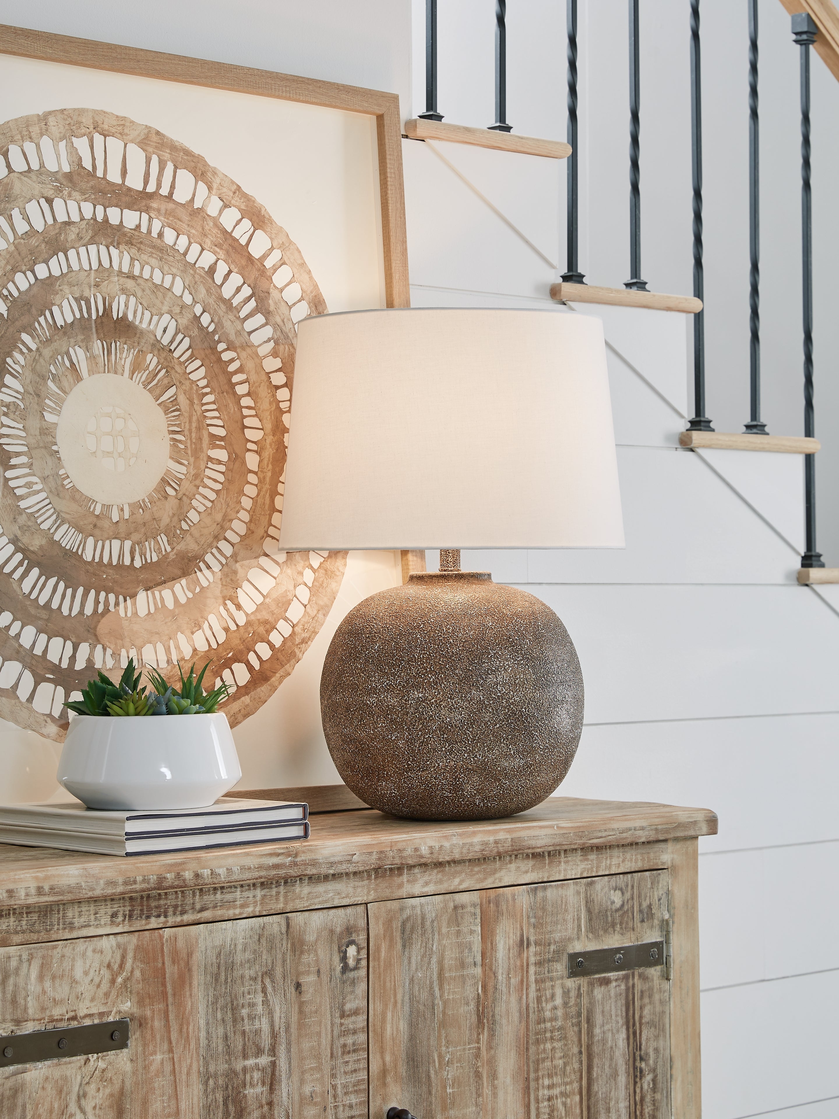 Neavesboro Antique Brown/White Table Lamp - L207484