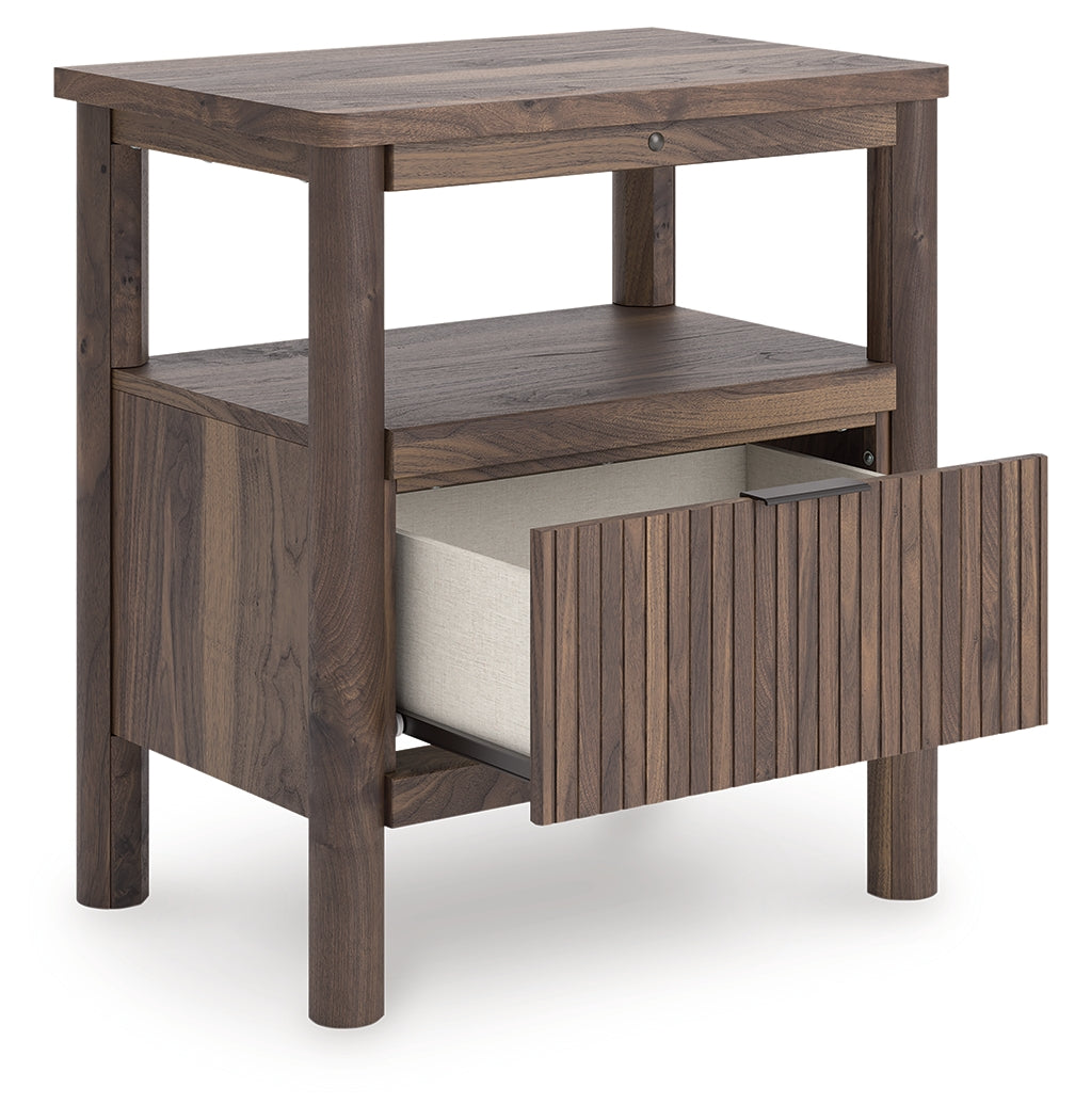 Pamytta Brown Nightstand - PCB2614-91