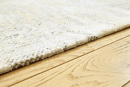 Raif Gray/White/Cream Large Rug - R408081