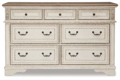 Realyn King Panel Bed, Dresser, Chest and 2 Nightstands - B743B75