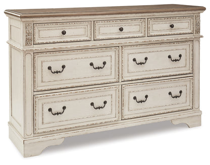 Realyn King Panel Bed, Dresser, Chest and 2 Nightstands - B743B75
