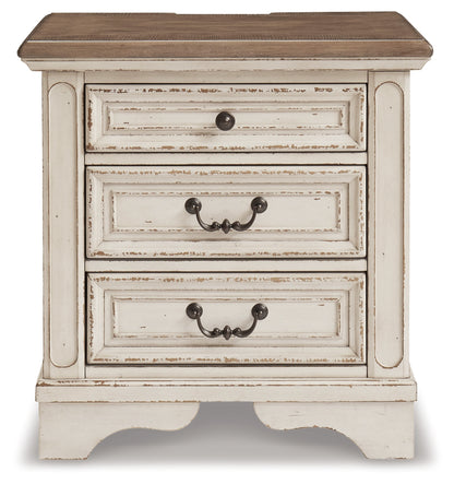 Realyn King Panel Bed, Dresser, Chest and 2 Nightstands - B743B75