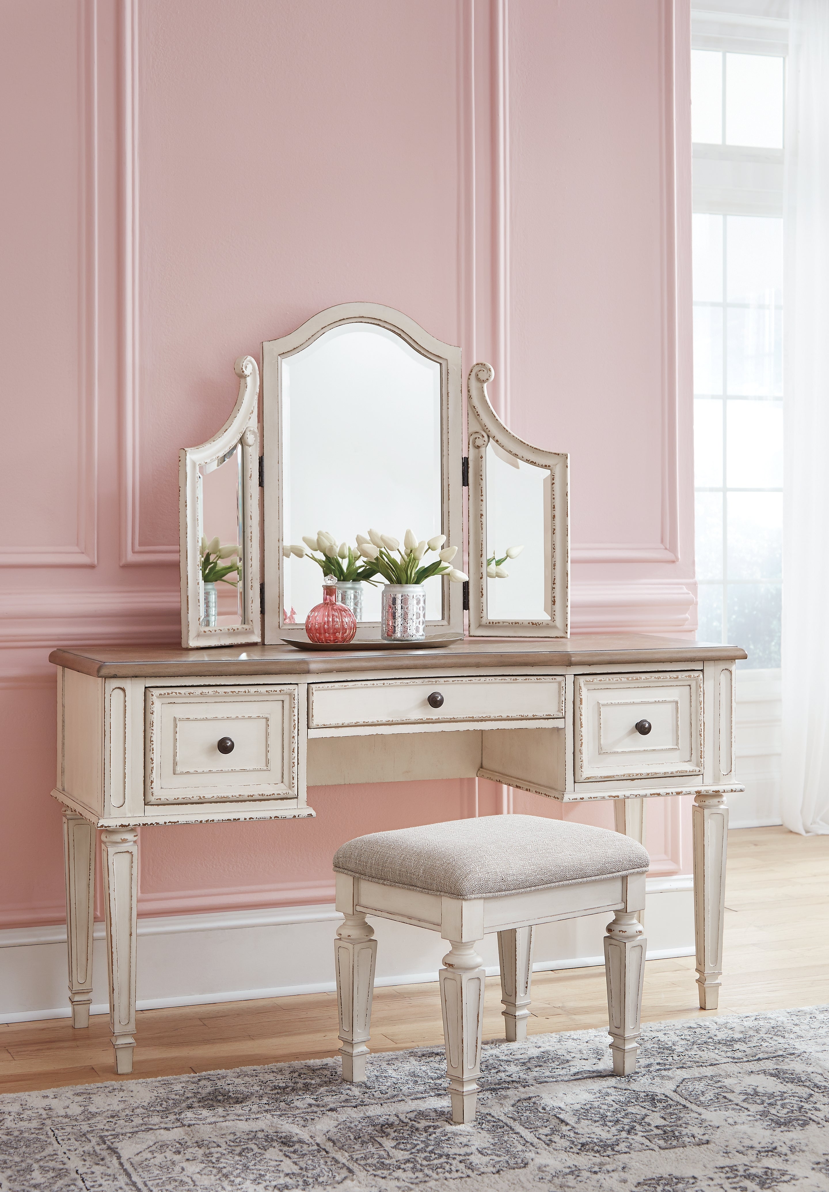 Realyn Queen Panel Bed, Dresser, Mirror and Vanity - B743B86