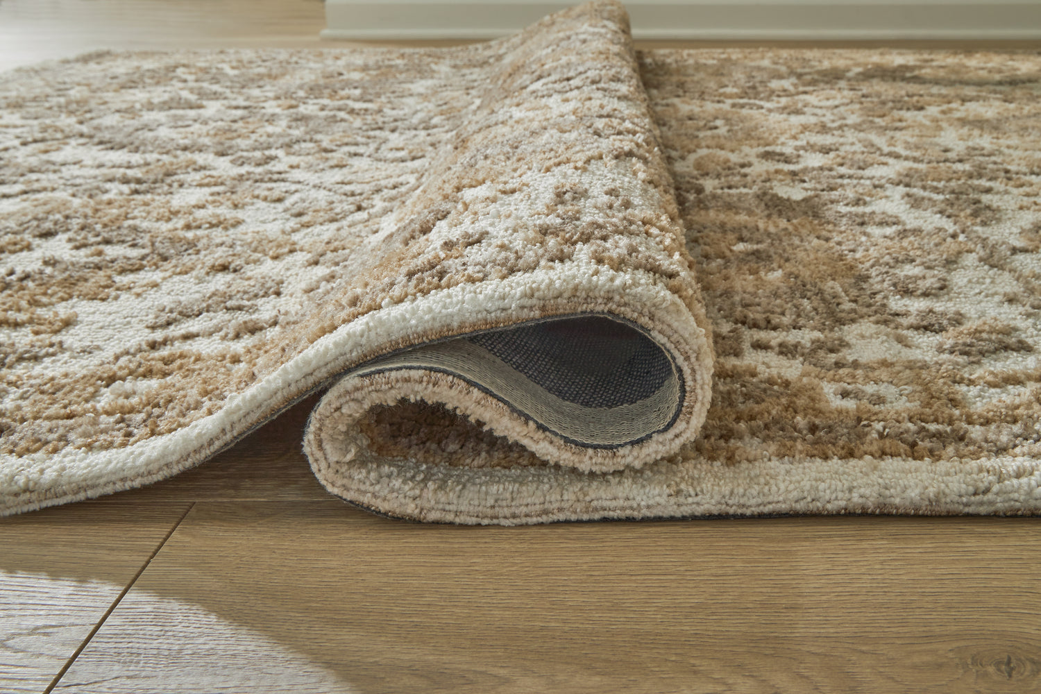 Sableridge Ivory/Taupe/Camel Medium Rug - R408572