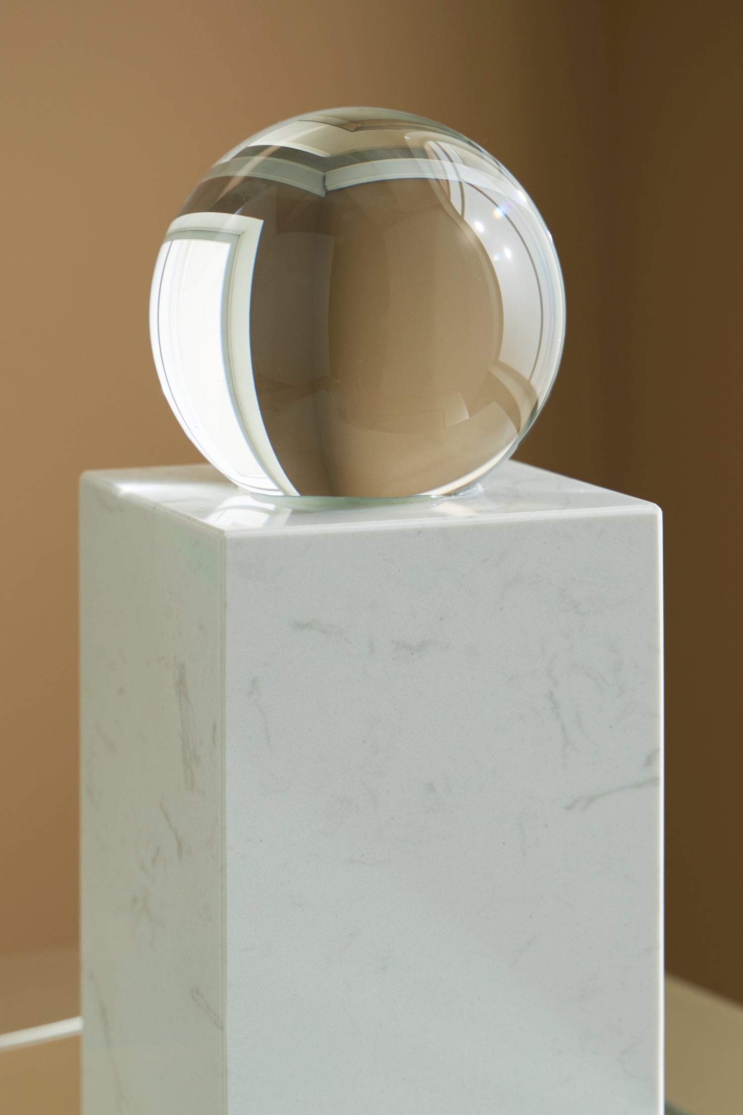 Sellner Clear/White Sculpture - A2000777