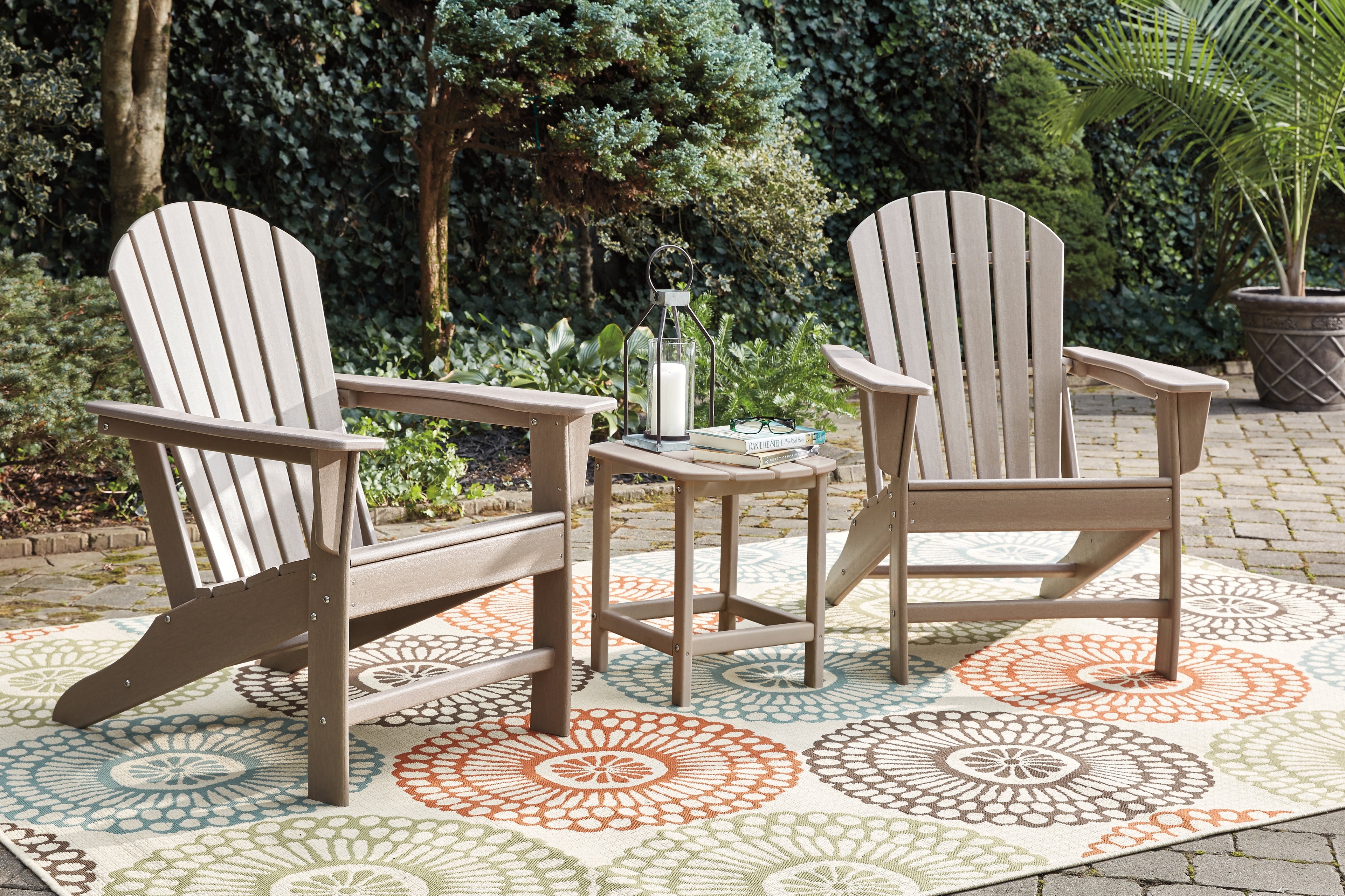 Sundown Treasure Driftwood 4 Adirondack Chairs and Outdoor End Table - P014P2