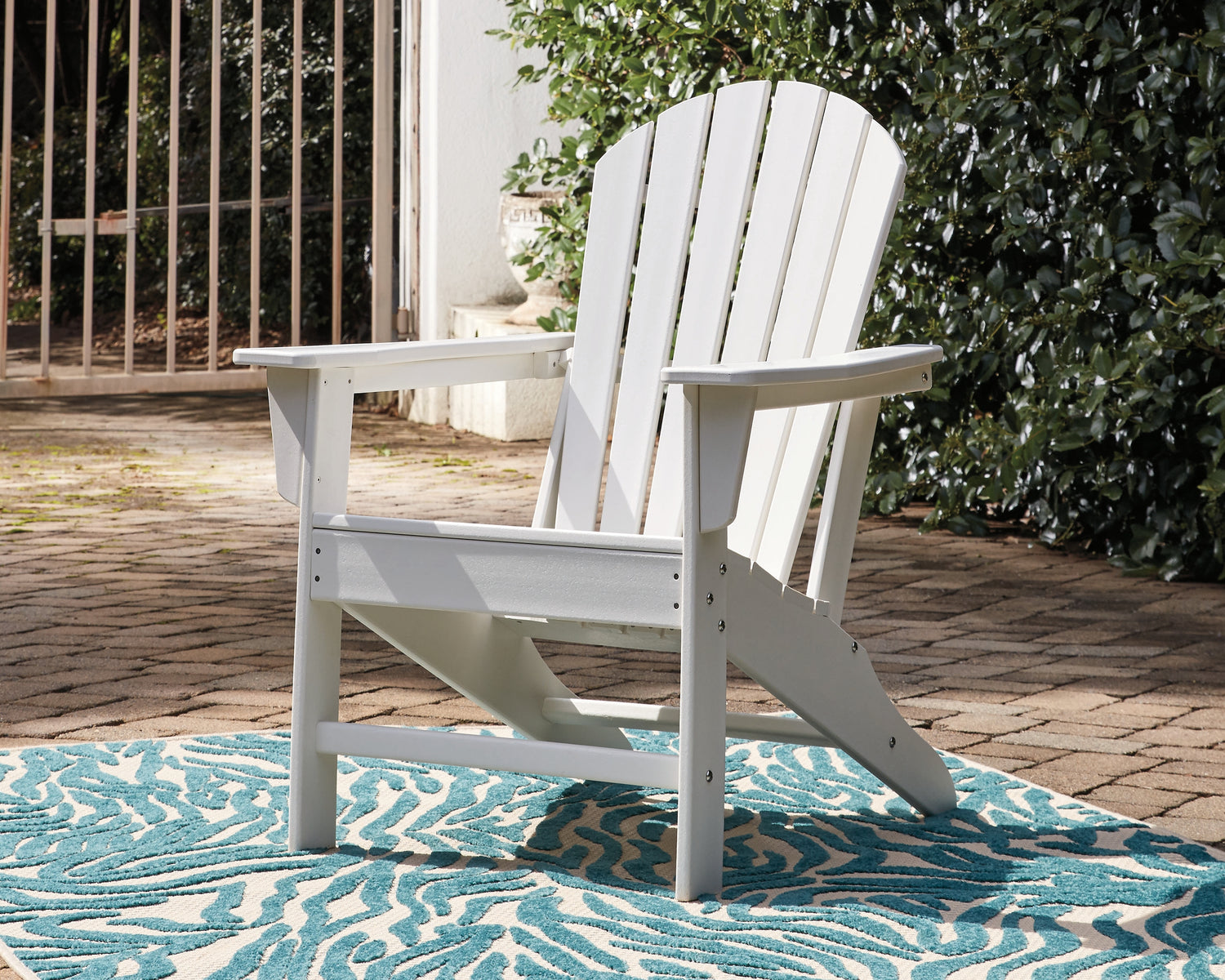 Sundown Treasure White Adirondack Chair with End Table - P011P1