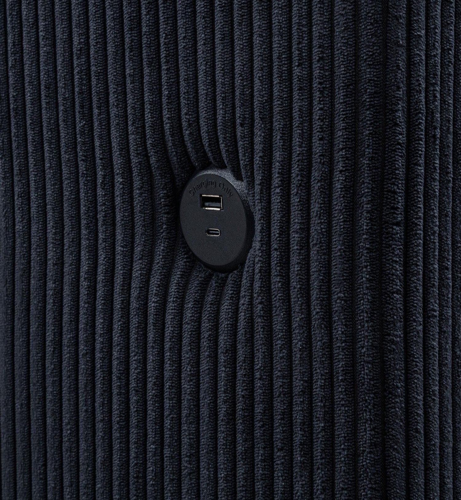 Tisdall Queen Flame Visualizer Wingback TV Bed Black - 315868BLKQ