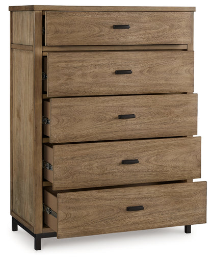Tomtyn Light Brown Chest of Drawers - B622-46