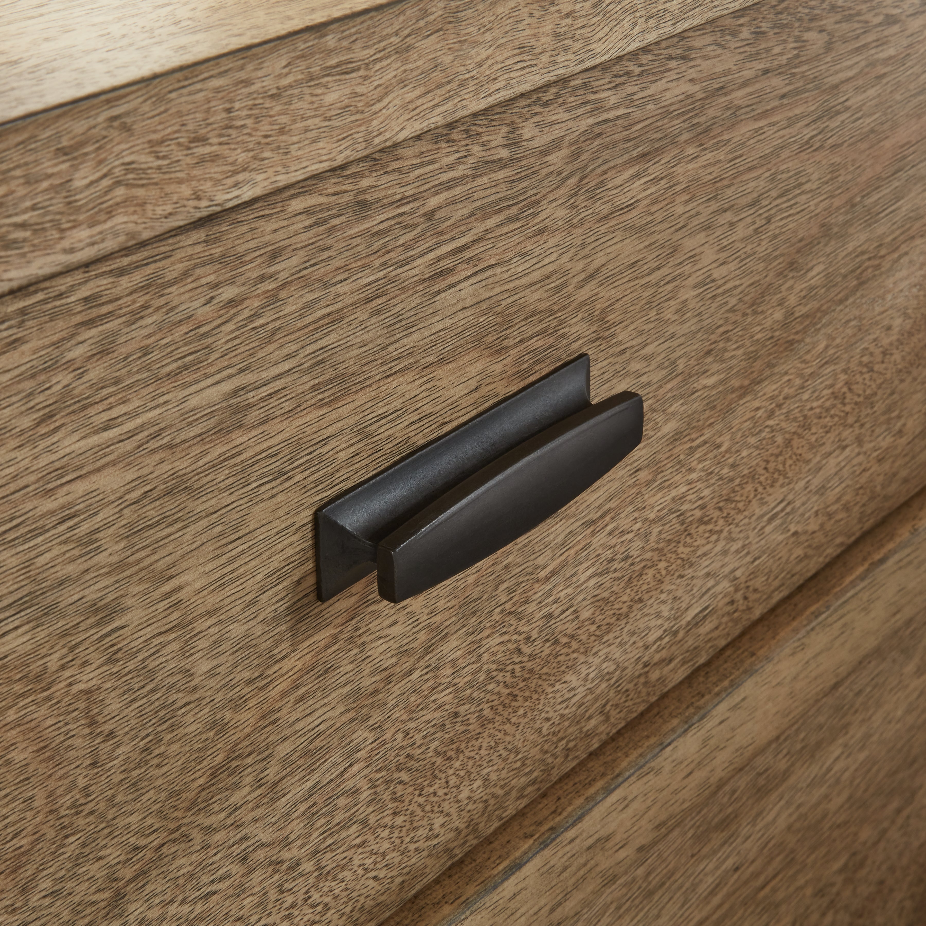 Tomtyn Light Brown Dresser - B622-31