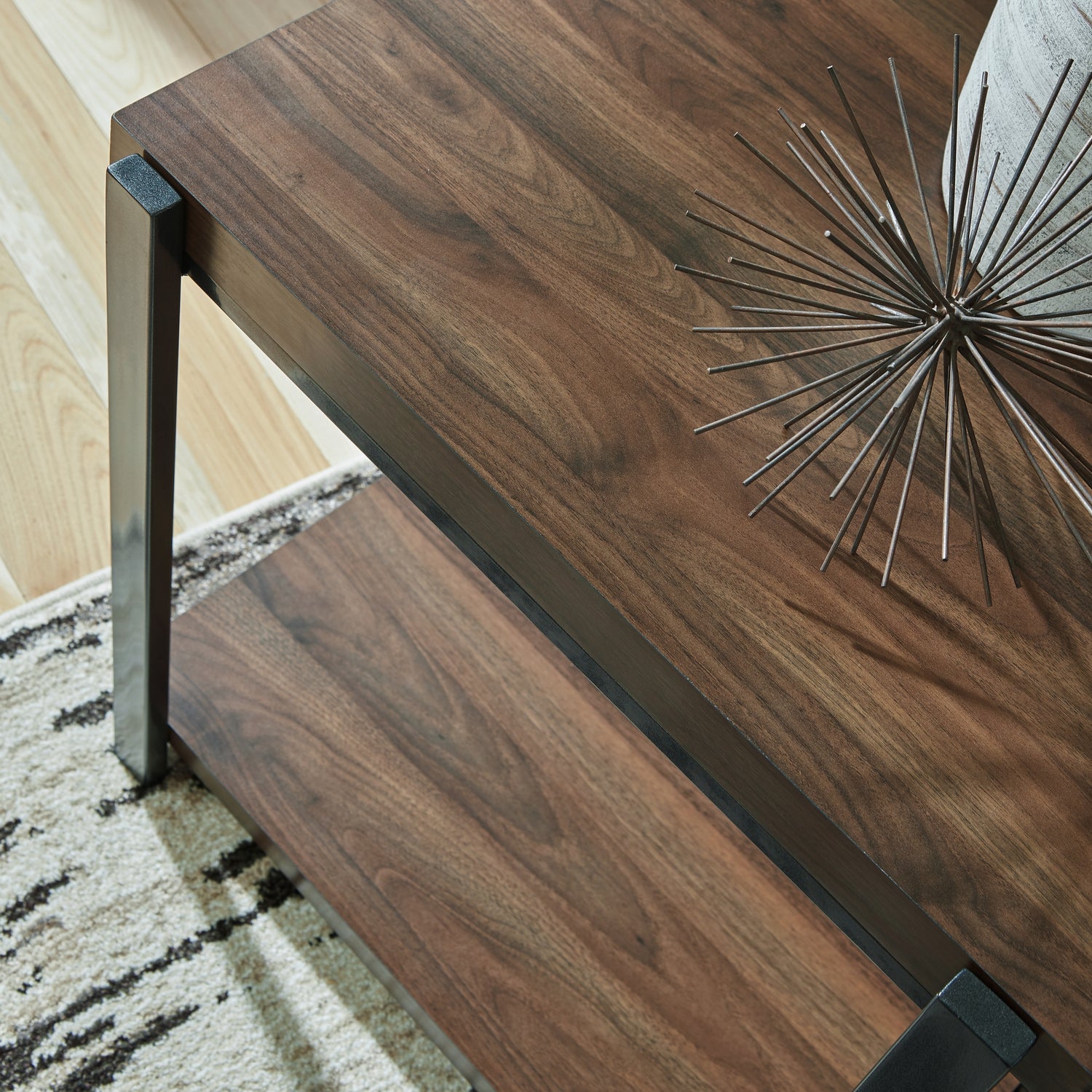 Trindwick Brown/Black Table (Set of 3) - T381-13