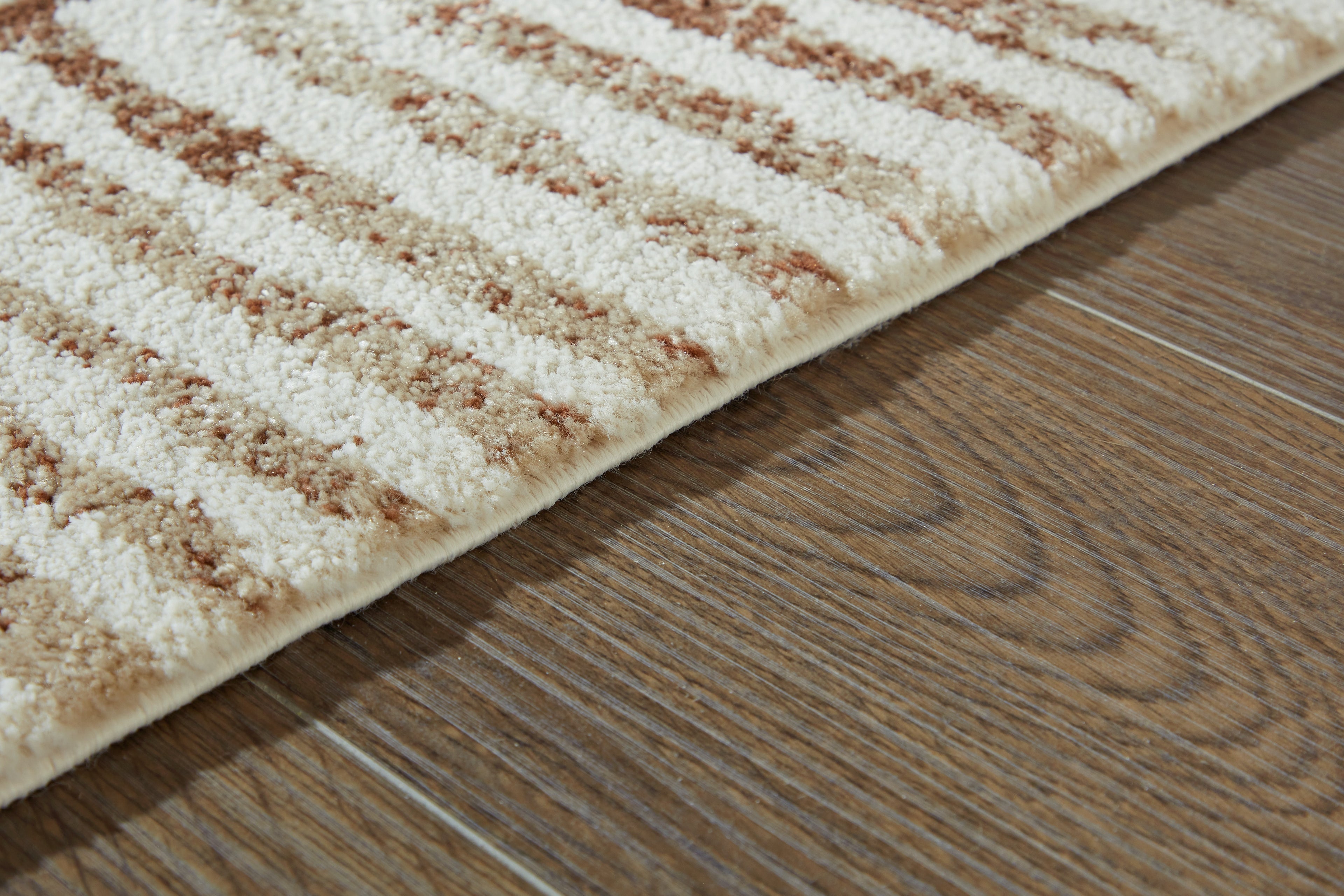 Uduak Cream/Tan/Rust Large Rug - R408111