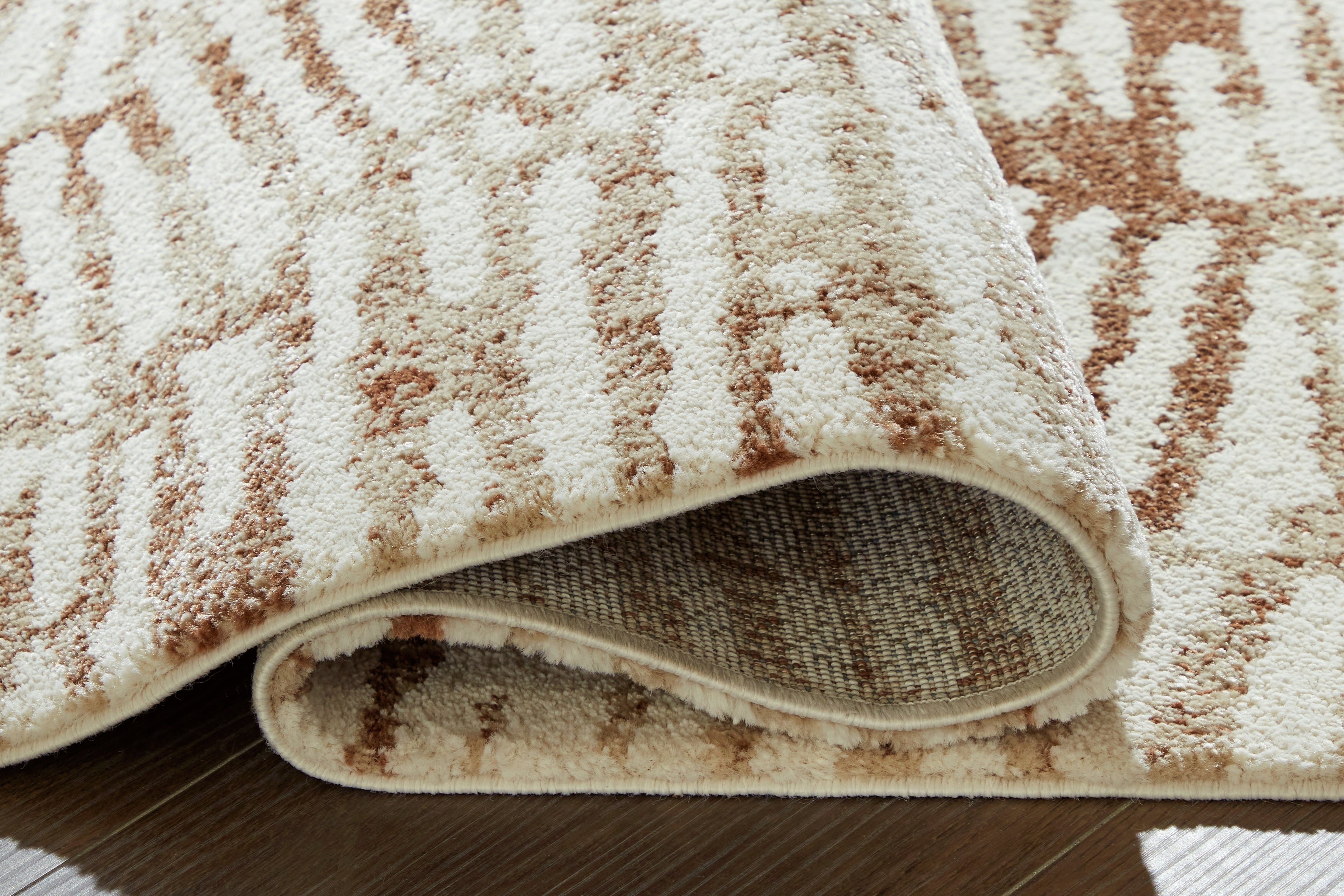Uduak Cream/Tan/Rust Large Rug - R408111