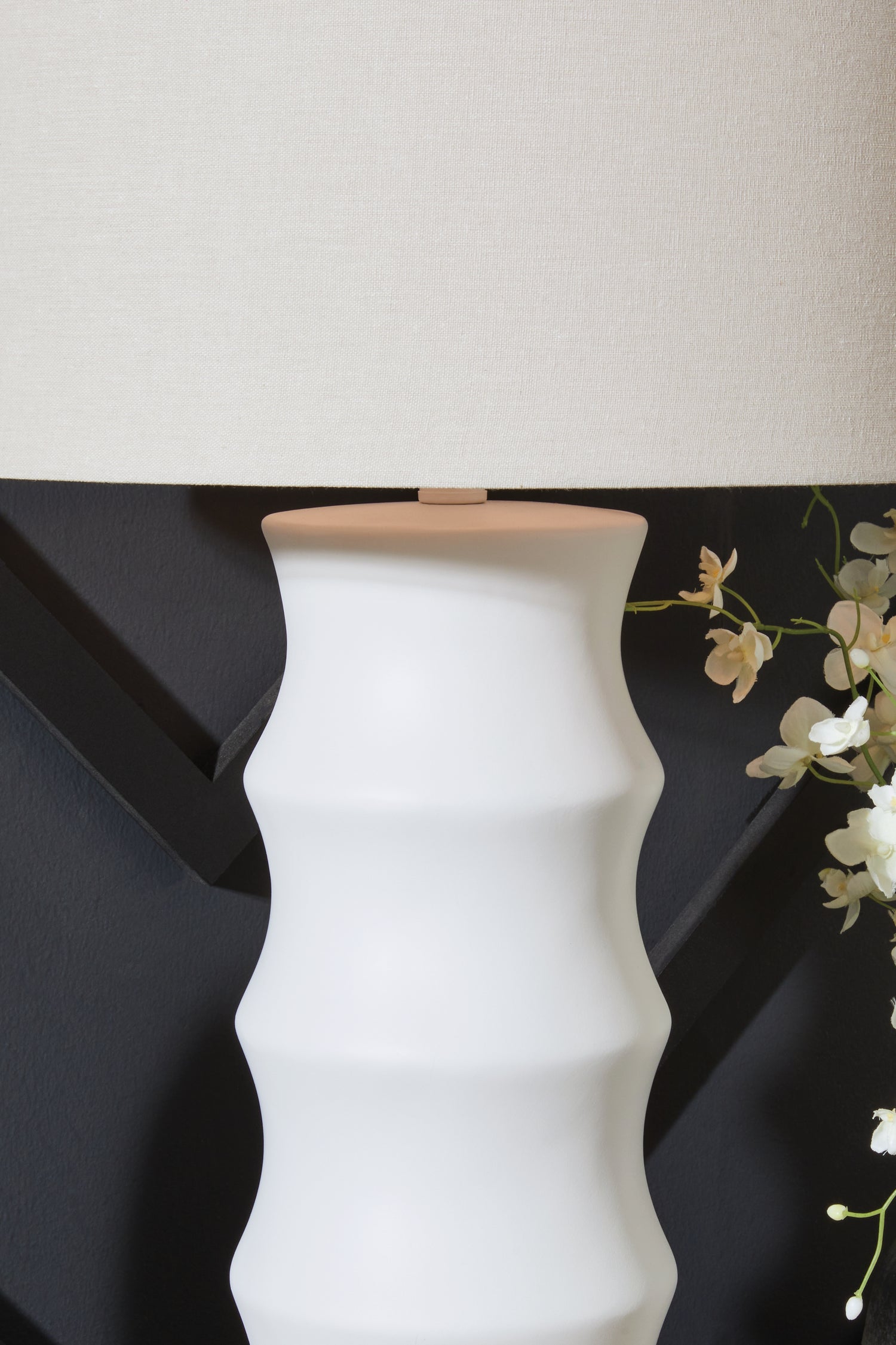 Veraleigh White Table Lamp - L235854