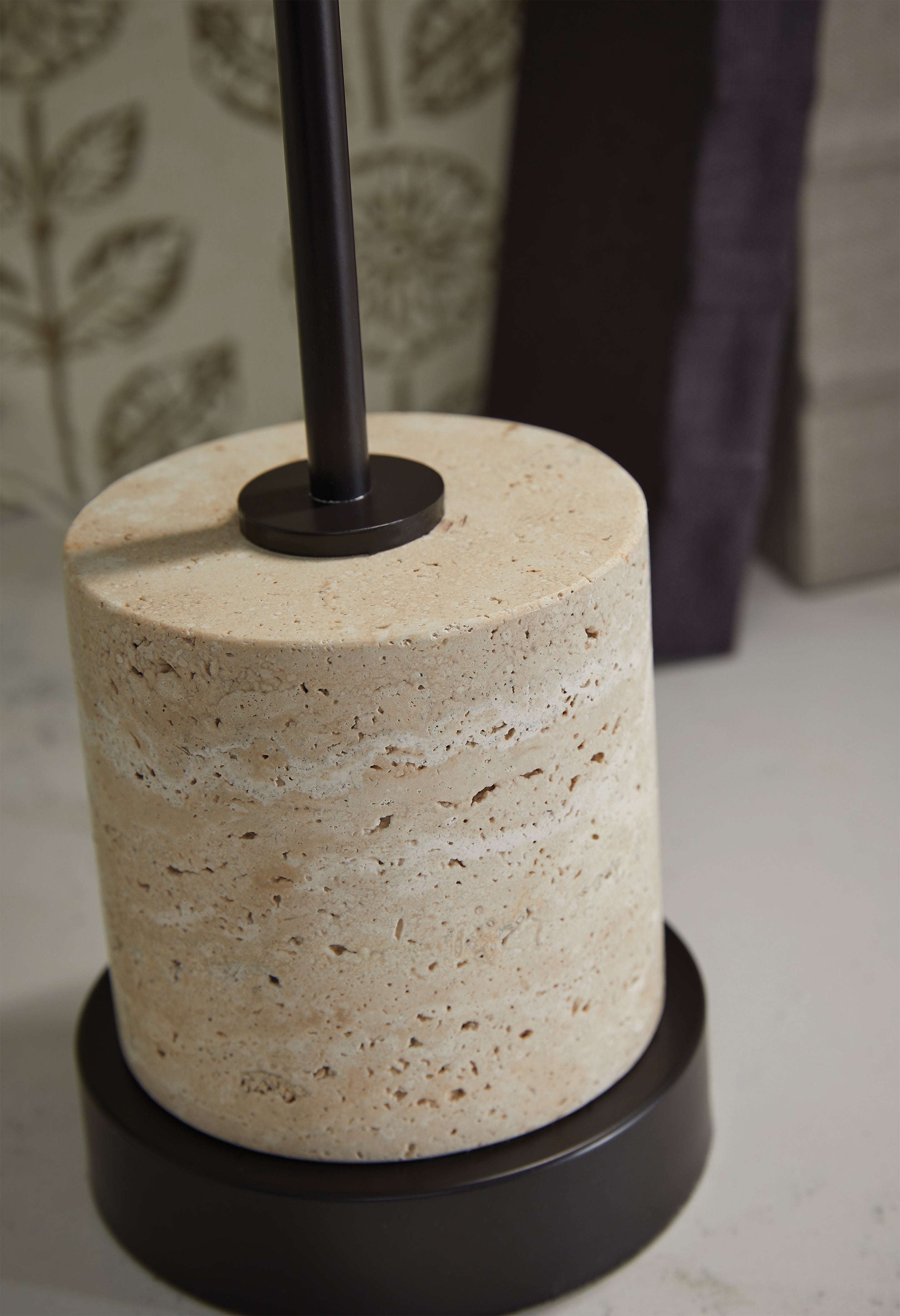 Vinmour Brown/Beige Desk Lamp - L734402