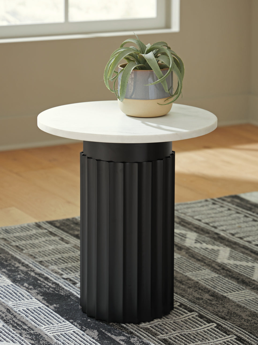 Wainstone Black/White Accent Table - A4000724
