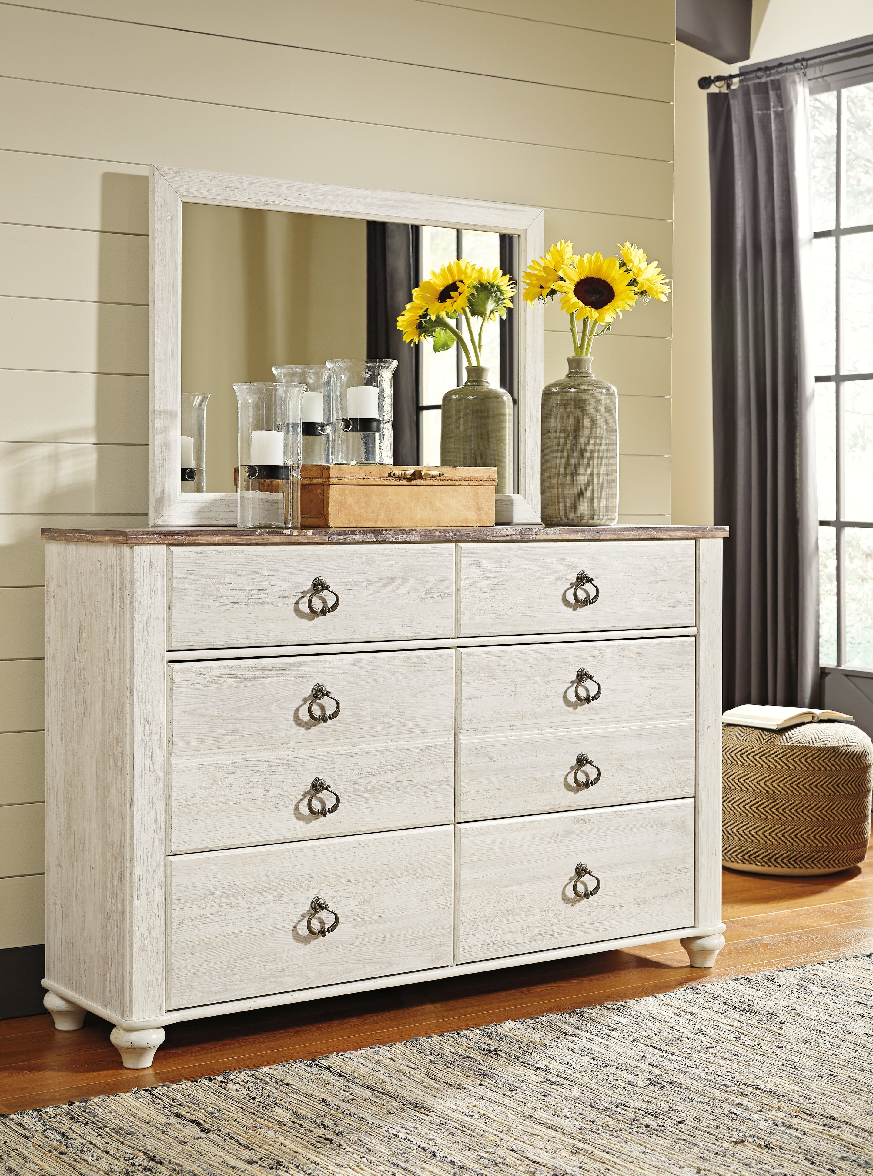 Willowton Queen Sleigh Bed with Mirrored Dresser in Whitewash - PKG004327