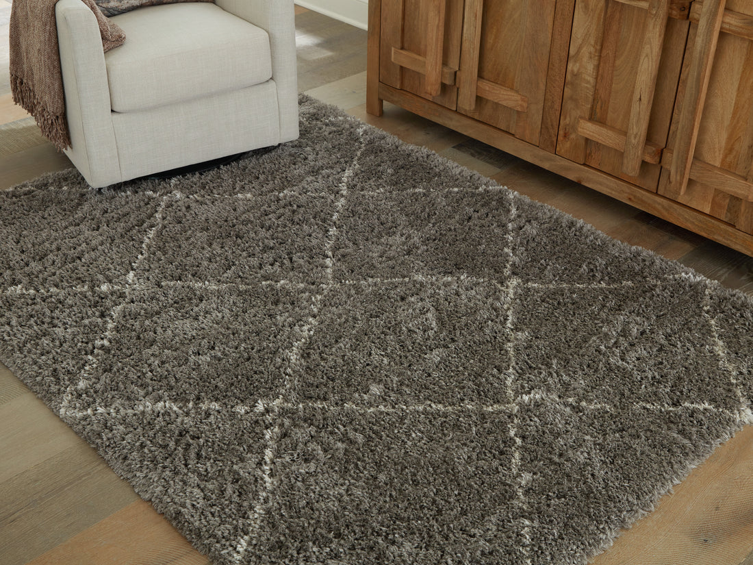 Wrenlow Gray/Cream Medium Rug - R407222
