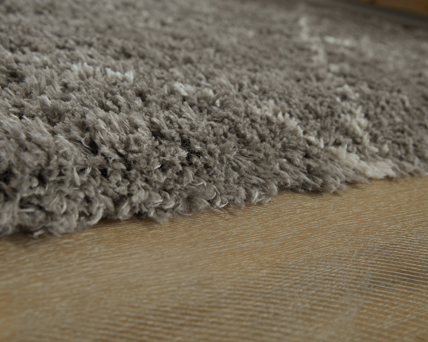 Wrenlow Gray/Cream Medium Rug - R407222