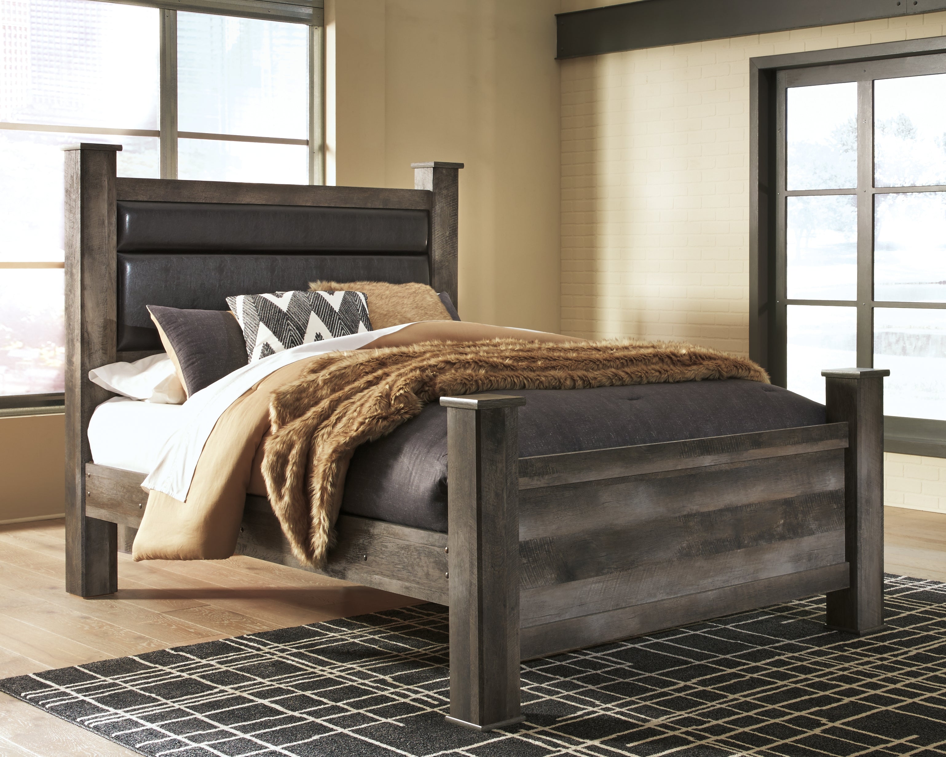 Wynnlow Gray Queen Poster Bed, Chest and 2 Nightstands - B440B30