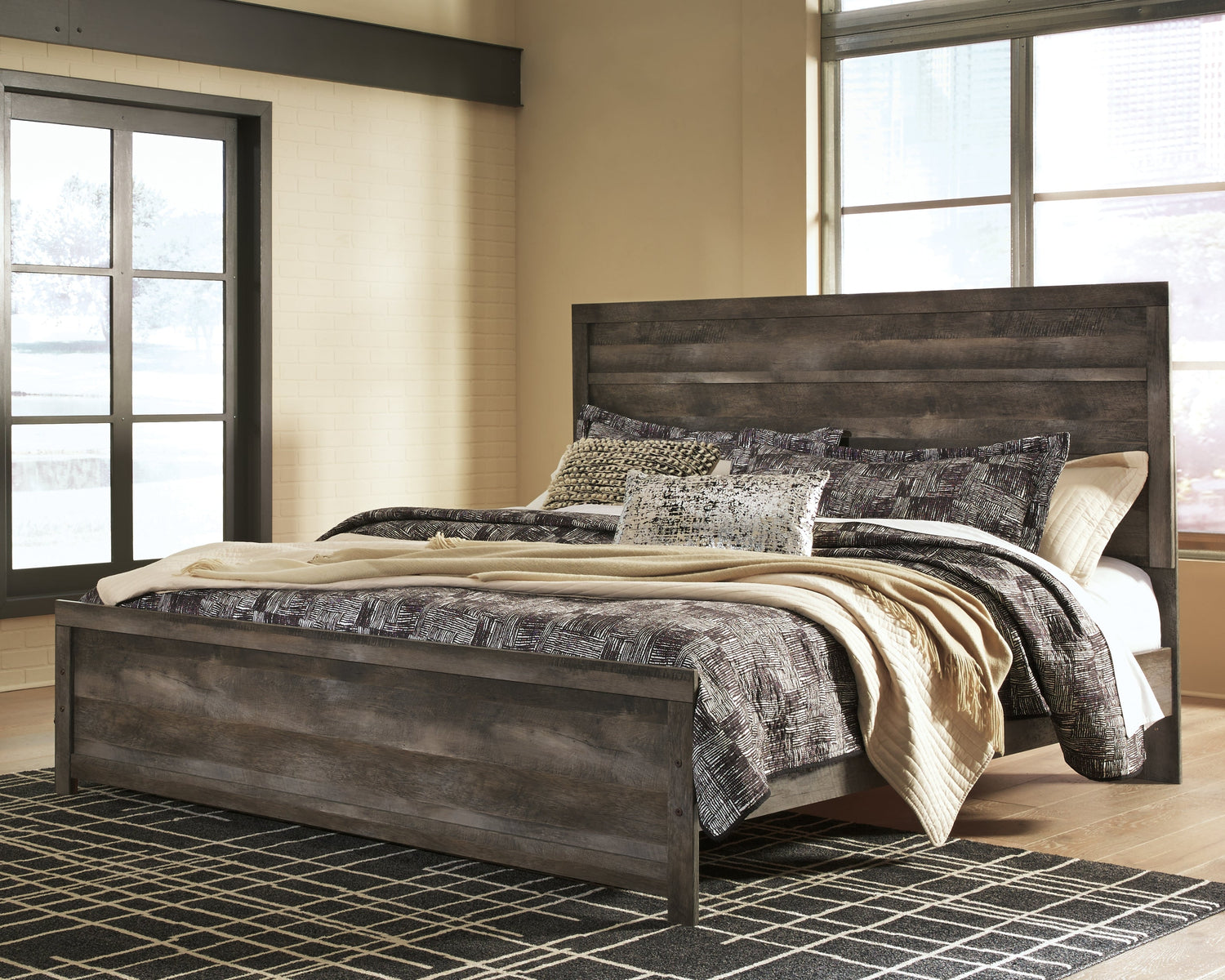 Wynnlow King Panel Bed with Mirrored Dresser and 2 Nightstands in Gray - PKG005683