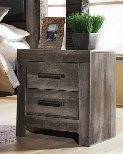Wynnlow King Panel Bed with Mirrored Dresser, Chest and Nightstand in Gray - PKG005699