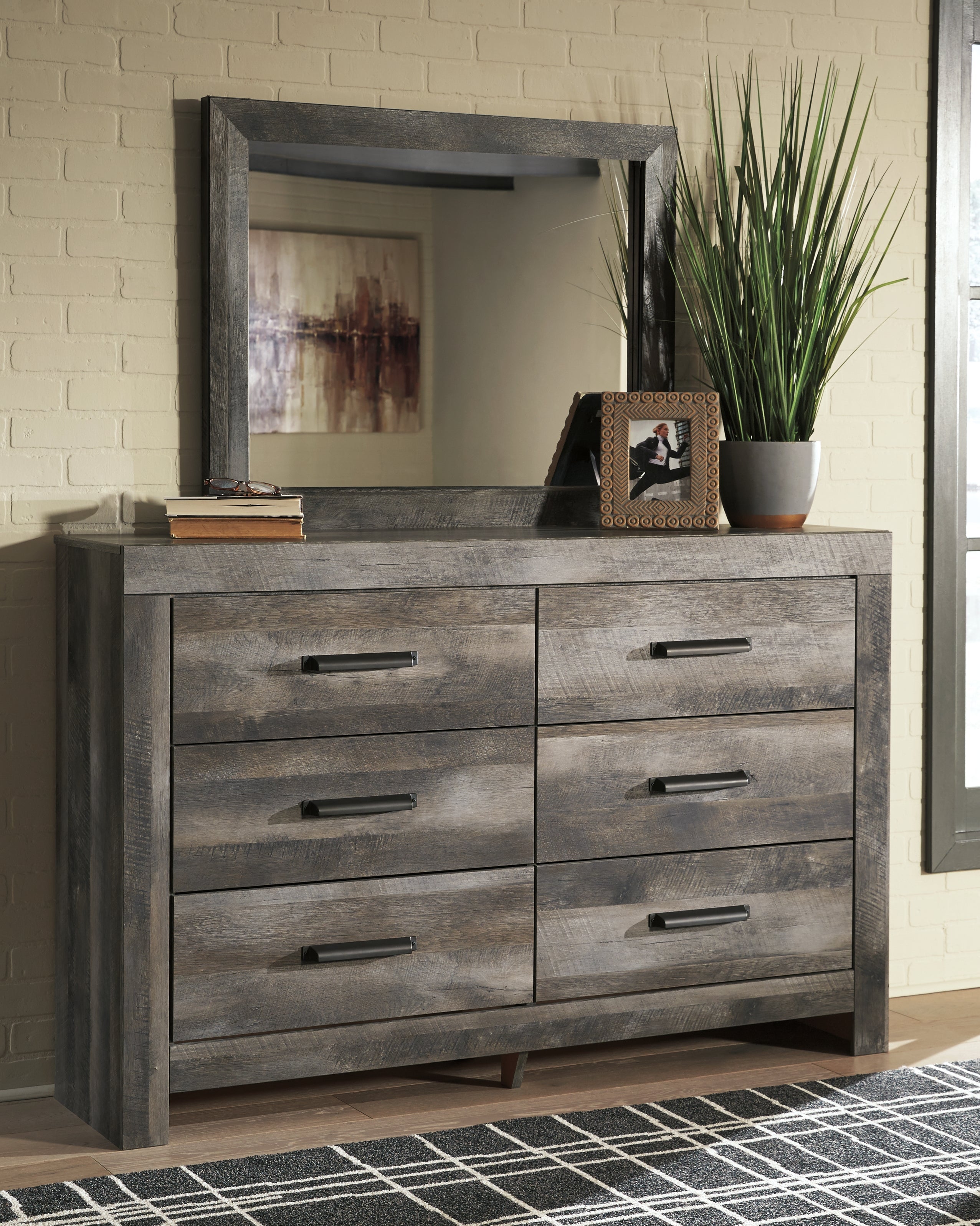 Wynnlow Queen Crossbuck Panel Bed with Mirrored Dresser, Chest and 2 Nightstands in Gray - PKG006369