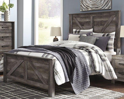 Wynnlow Queen Crossbuck Panel Bed with Mirrored Dresser, Chest and Nightstand in Gray - PKG005700