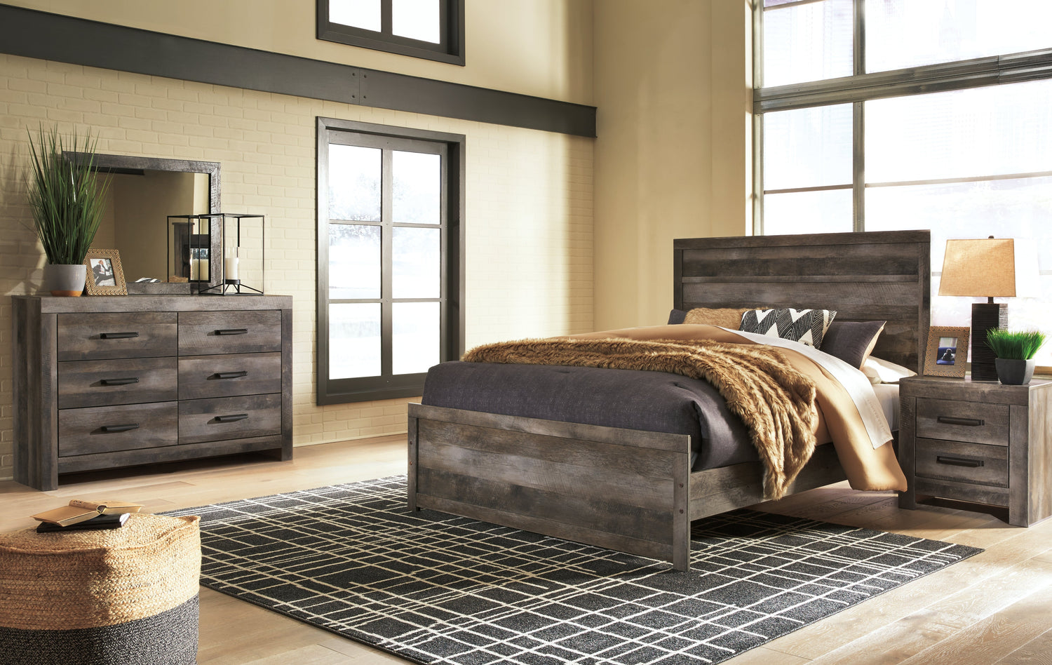 Wynnlow Queen Panel Bed with Mirrored Dresser and 2 Nightstands in Gray - PKG005402