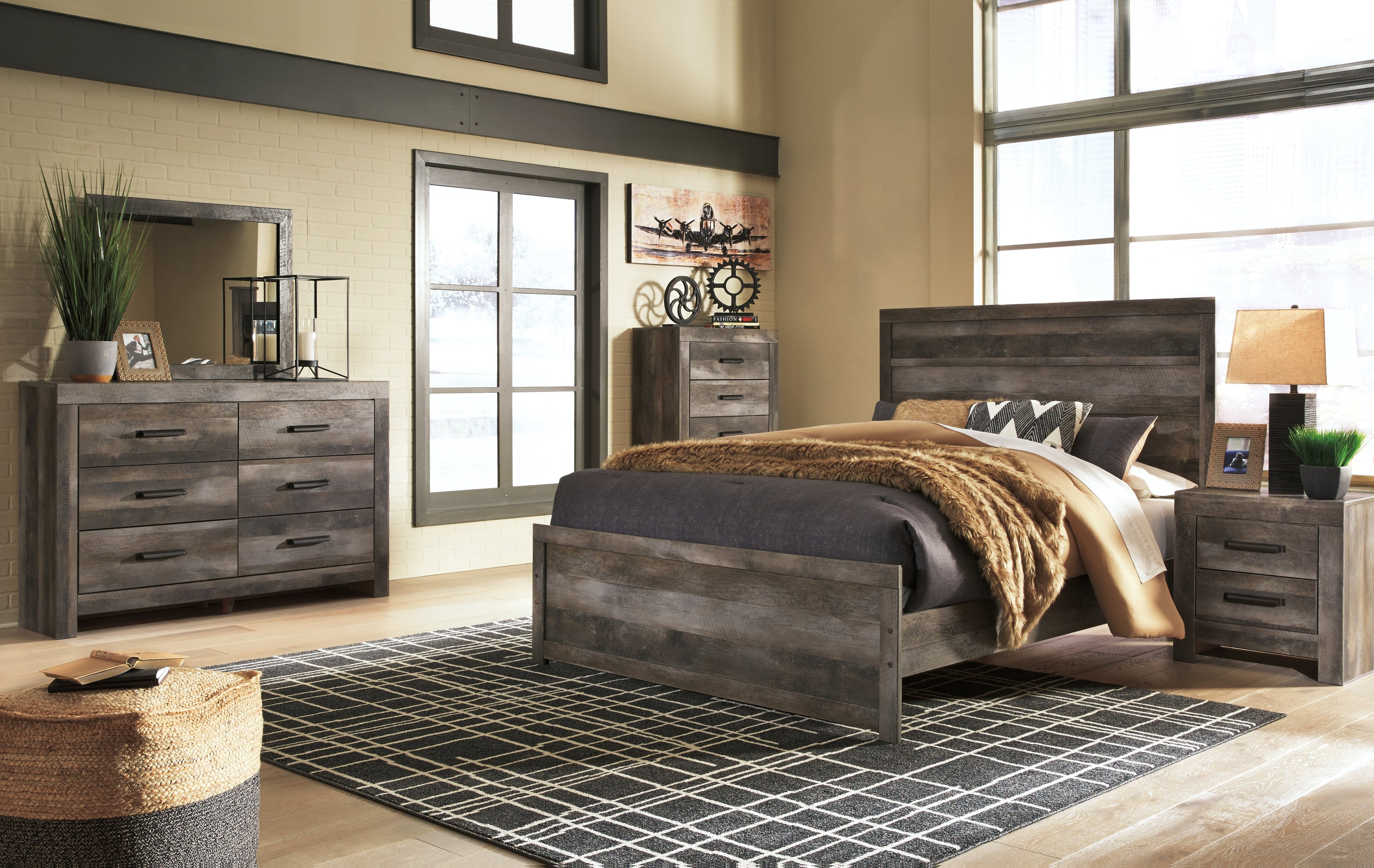 Wynnlow Queen Panel Bed with Mirrored Dresser, Chest and 2 Nightstands in Gray - PKG005408