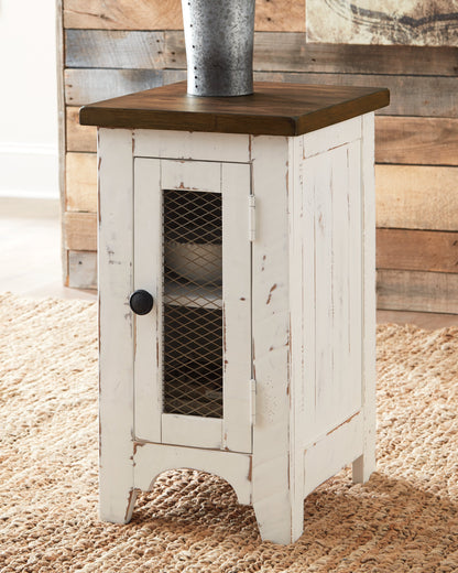 Wystfield 2 End Tables in White/Brown - PKG008453