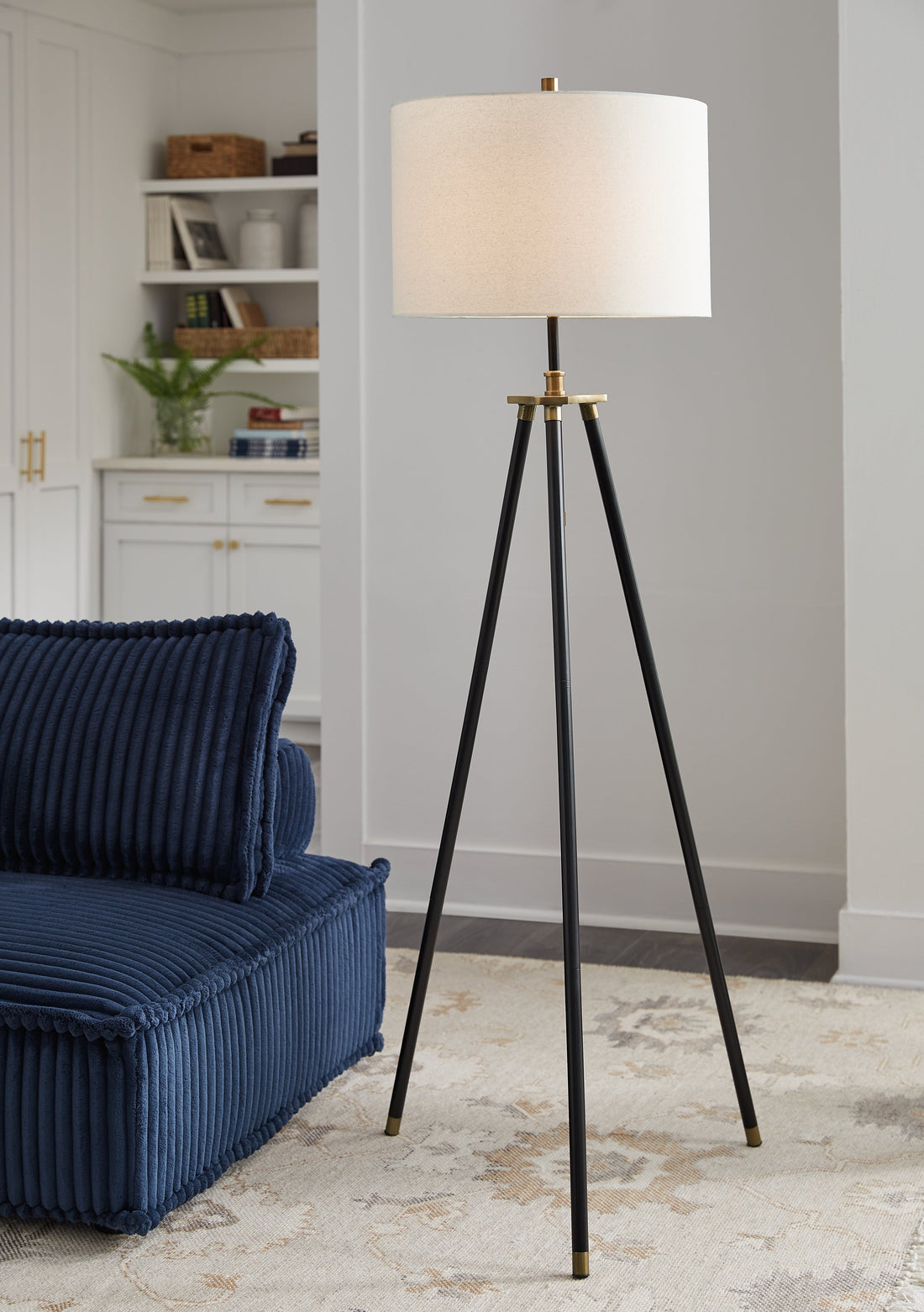 Cashner Black/Gold Finish Floor Lamp - L206101 - Bien Home Furniture & Electronics
