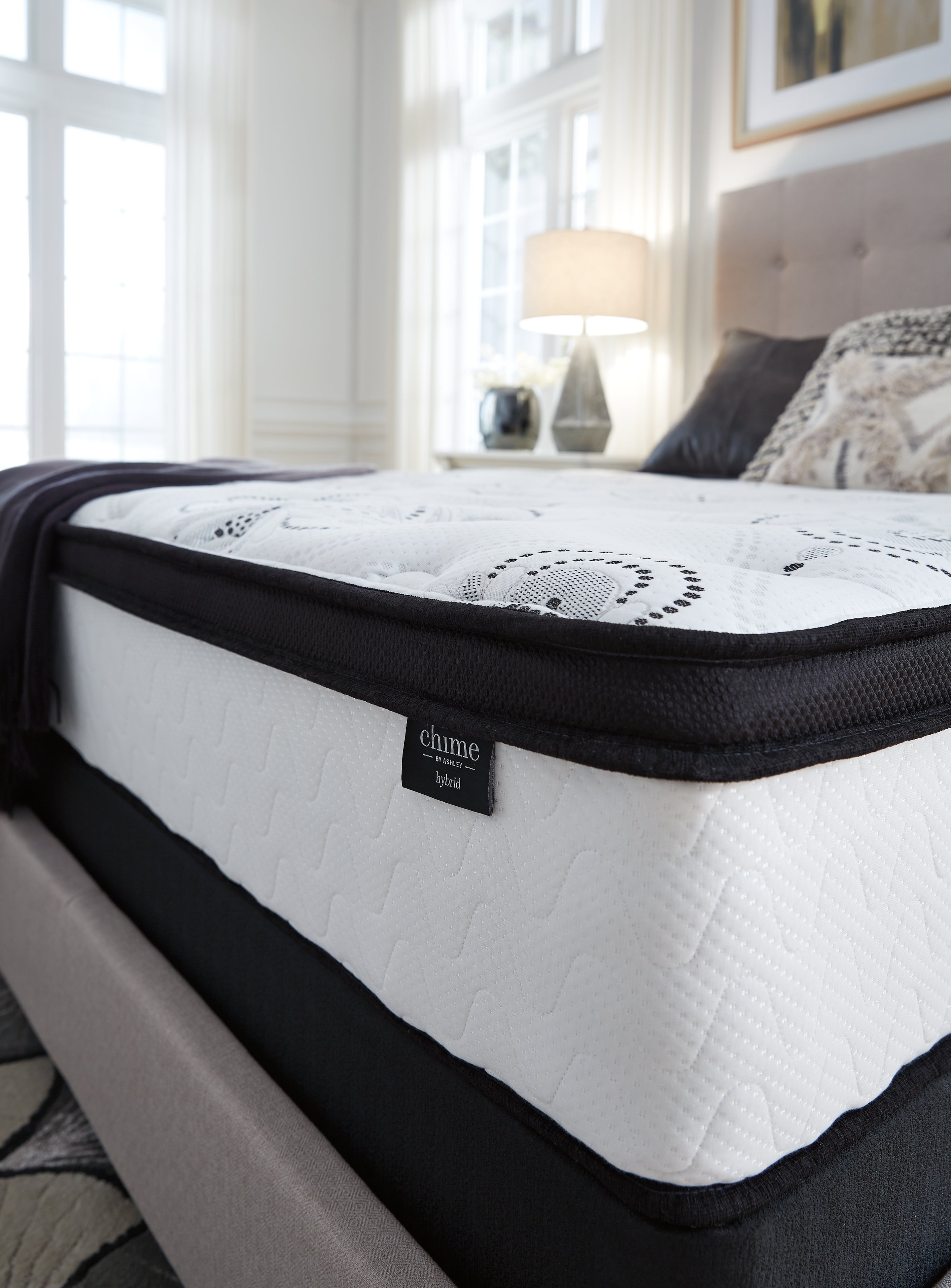 Chime 12 Inch Hybrid White California King Mattress in a Box - M69751 - Bien Home Furniture &amp; Electronics